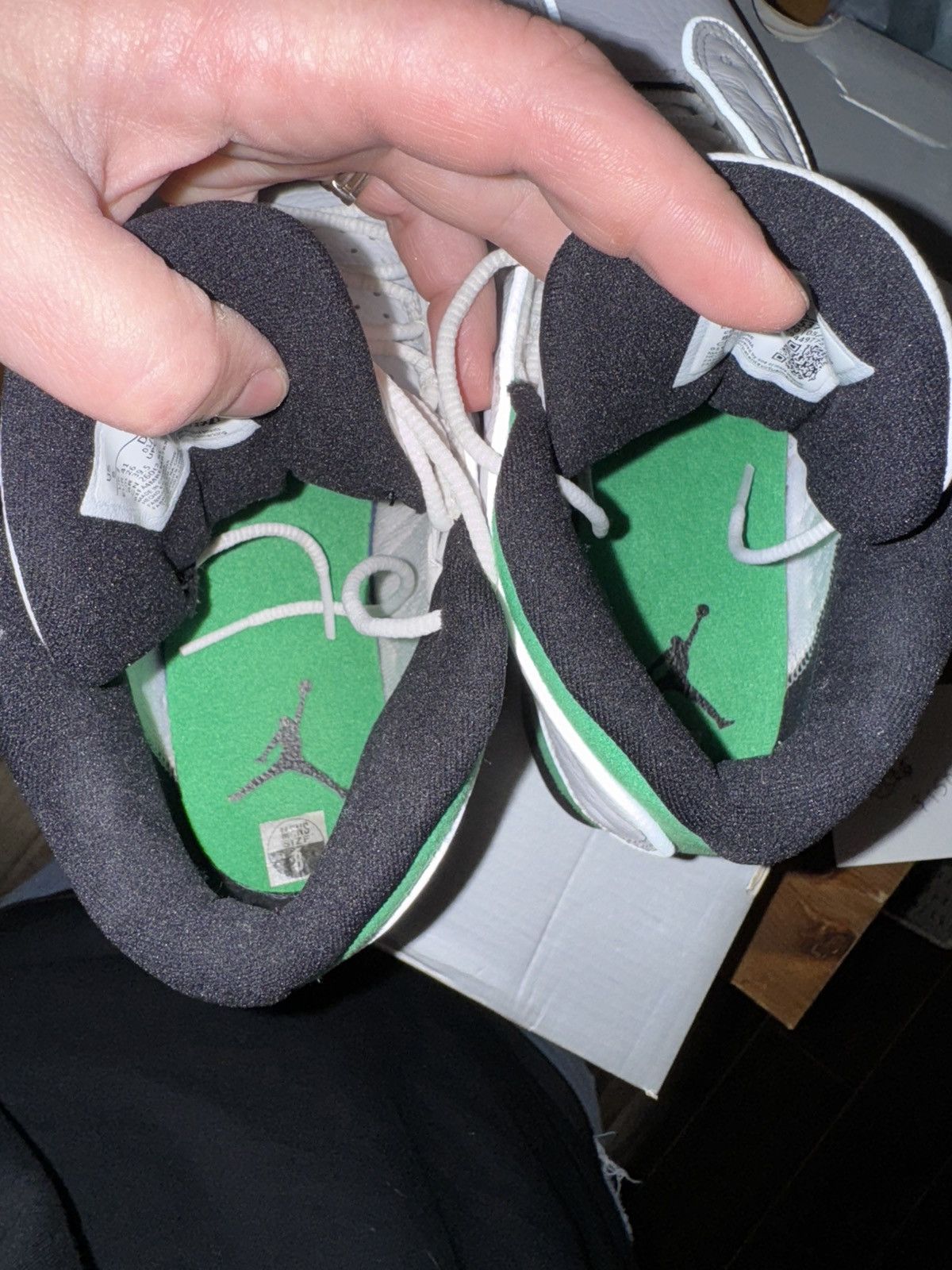 Nike Jordan 13 Lucky Green - CLEAN! Gently Used Size US 8 / EU 41 - 5 Thumbnail