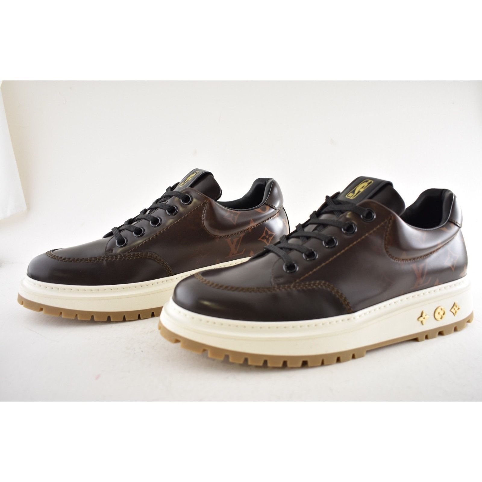 Louis Vuitton Louis Vuitton LV x NBA Abbesses Derby Ebony Brown Size US 10 / EU 43 - 14 Thumbnail