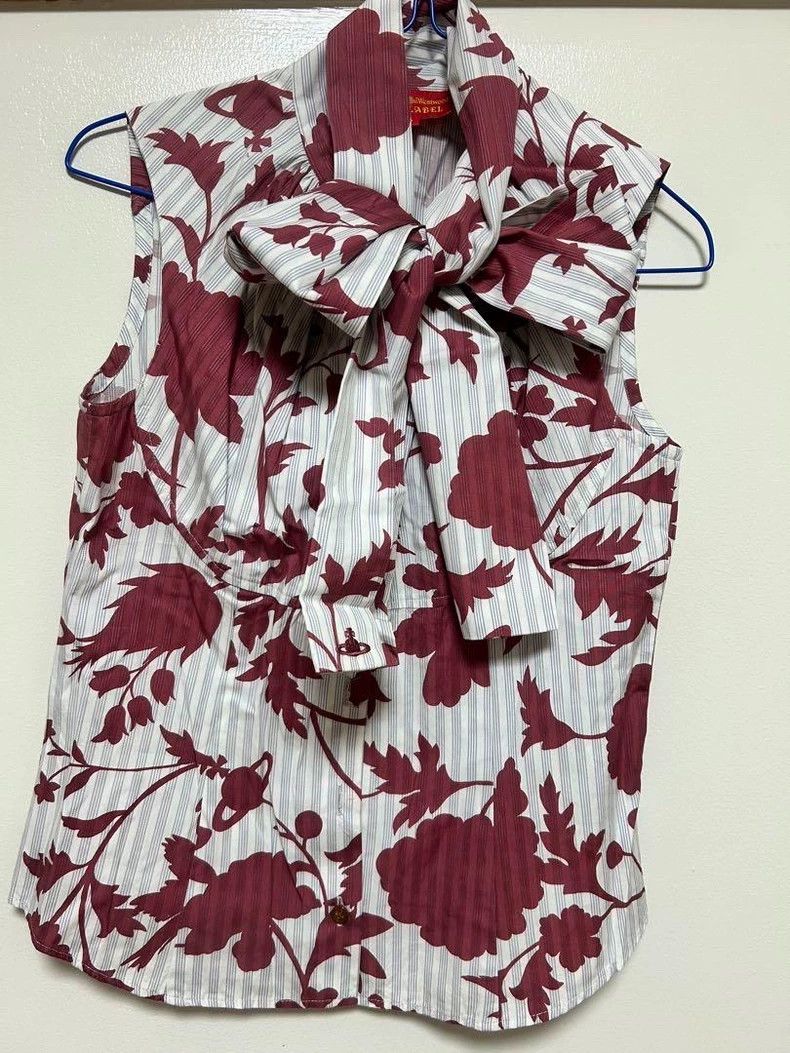 Vivienne Westwood Big bow tie sleeveless shirt