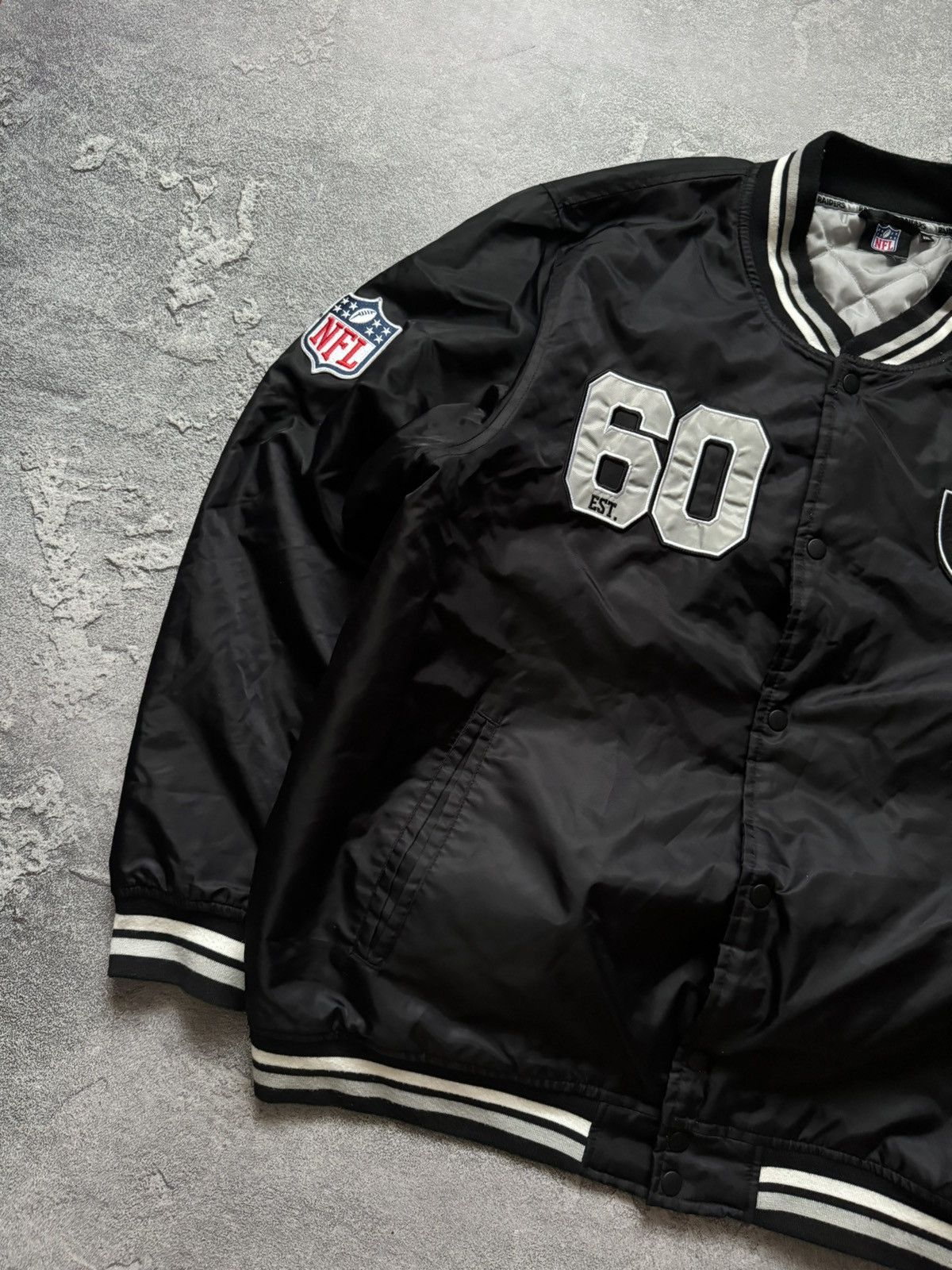NFL Raiders NFL big logo bomber jacket varsity button up Size US XXL / EU 58 / 5 - 20 Thumbnail