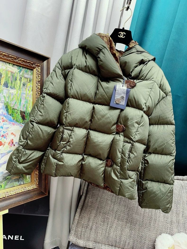 Louis Vuitton LOUIS VUITTON Olive Green Waffle Bread Down Jacket 2504-Nex Size XS / US 0-2 / IT 36-38 - 7 Thumbnail