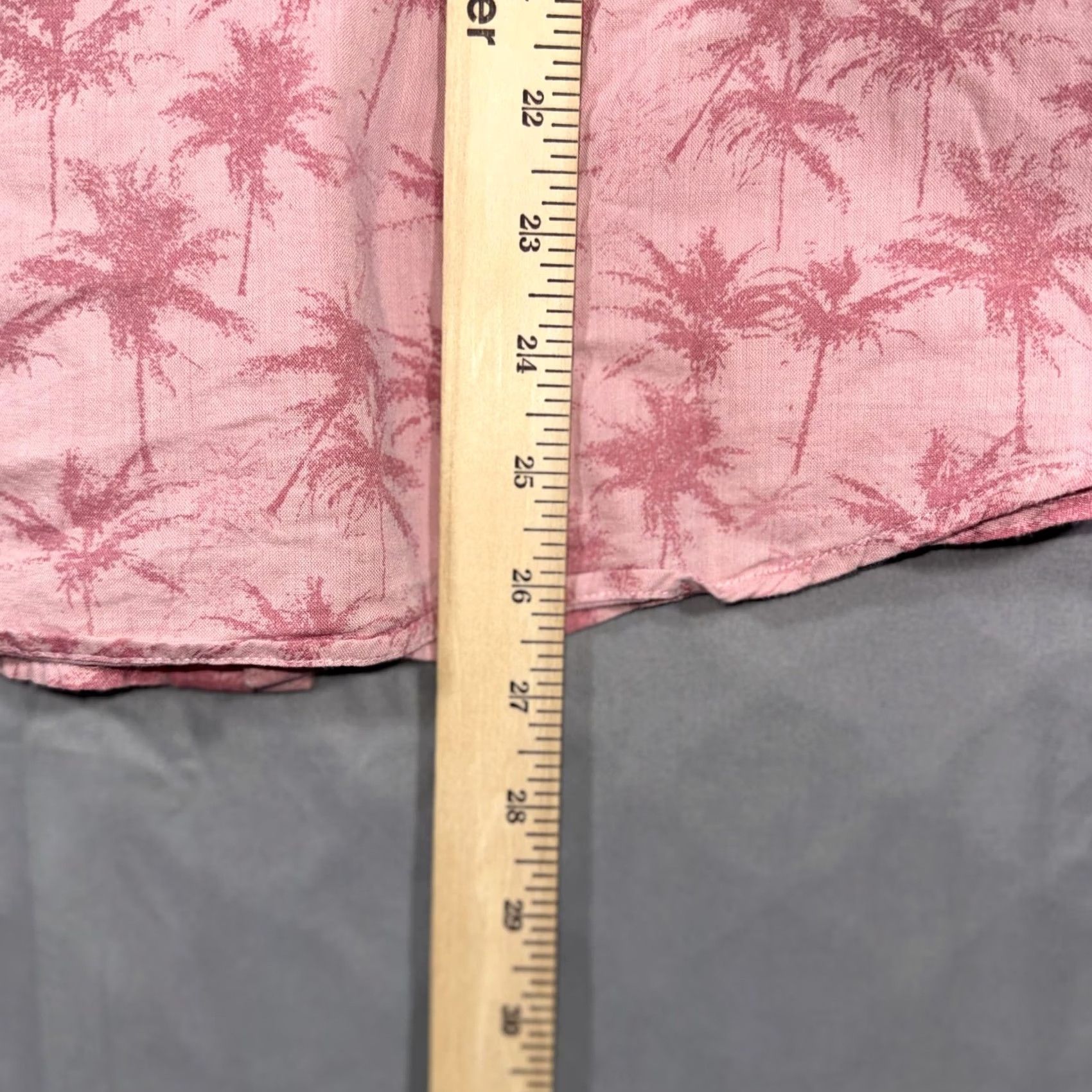 UNTUCKit UNTUCKit Shirt Mens Medium Pink Palm Tree Print Short Sleeve Button Front Casual VINTAGE? Size US M / EU 48-50 / 2 - 7 Thumbnail