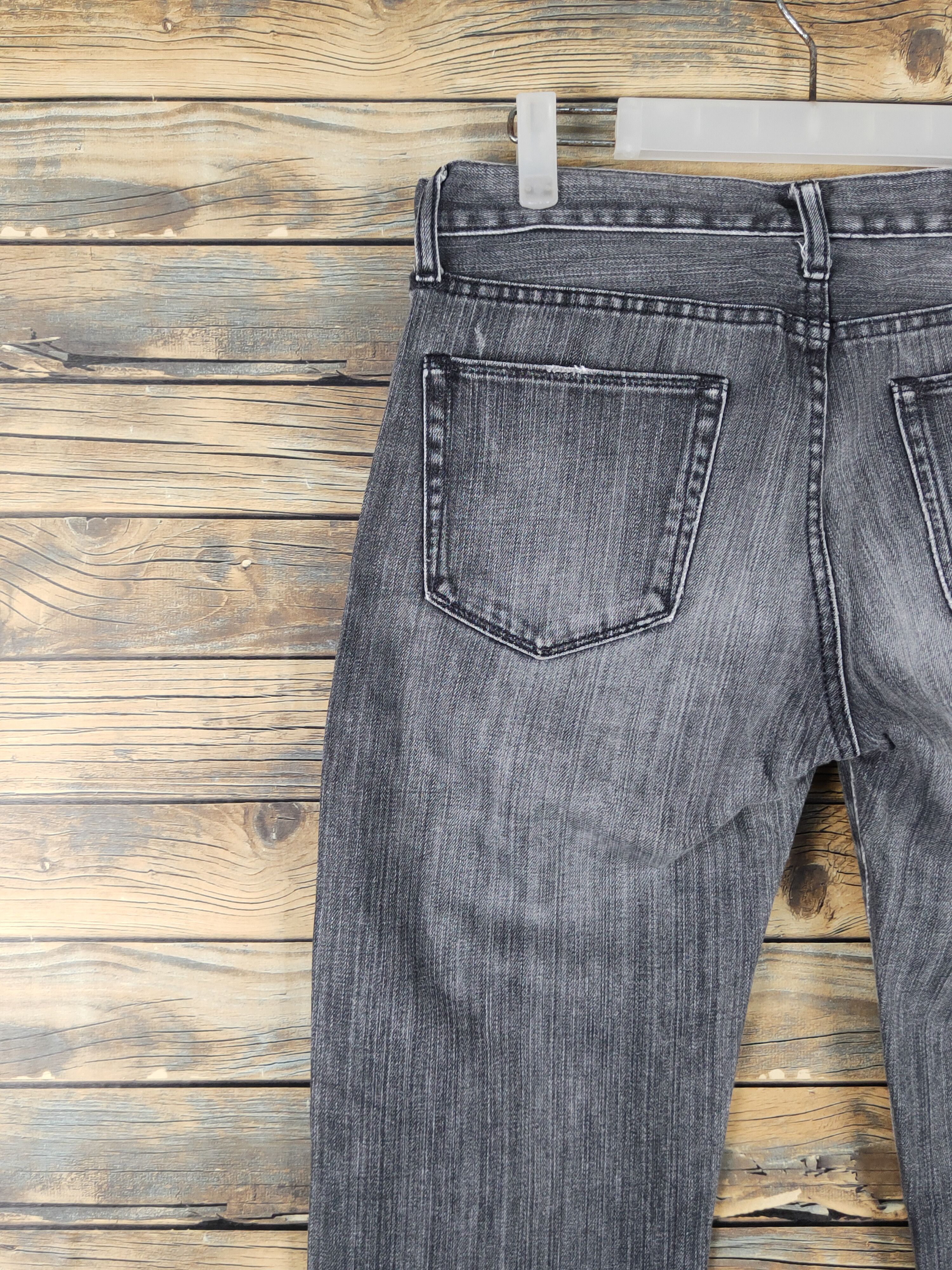 Japanese Brand Uniqlo Black Distressed Ripped Jeans #W1570 Size US 31 - 8 Thumbnail