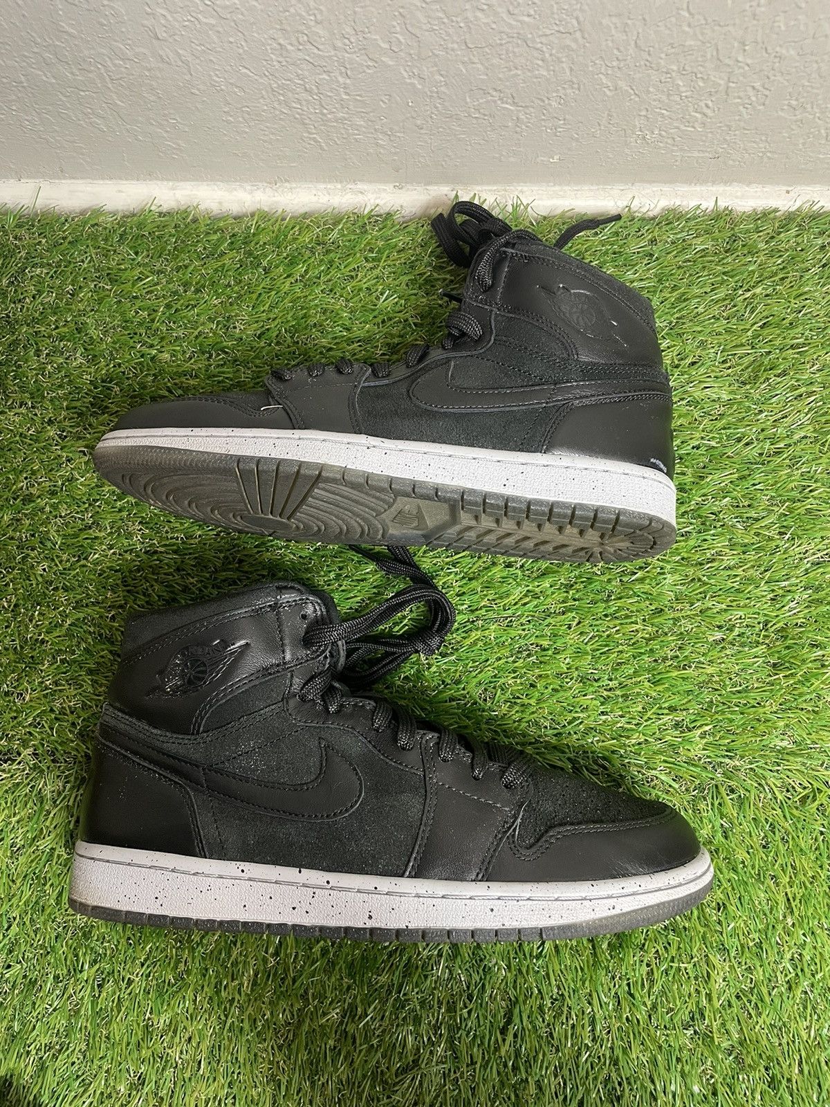 Nike AIR JORDAN 1 RETRO HIGH NYC 23NY BLACK 715060-002 Men 8 Size US 8 / EU 41 - 10 Thumbnail
