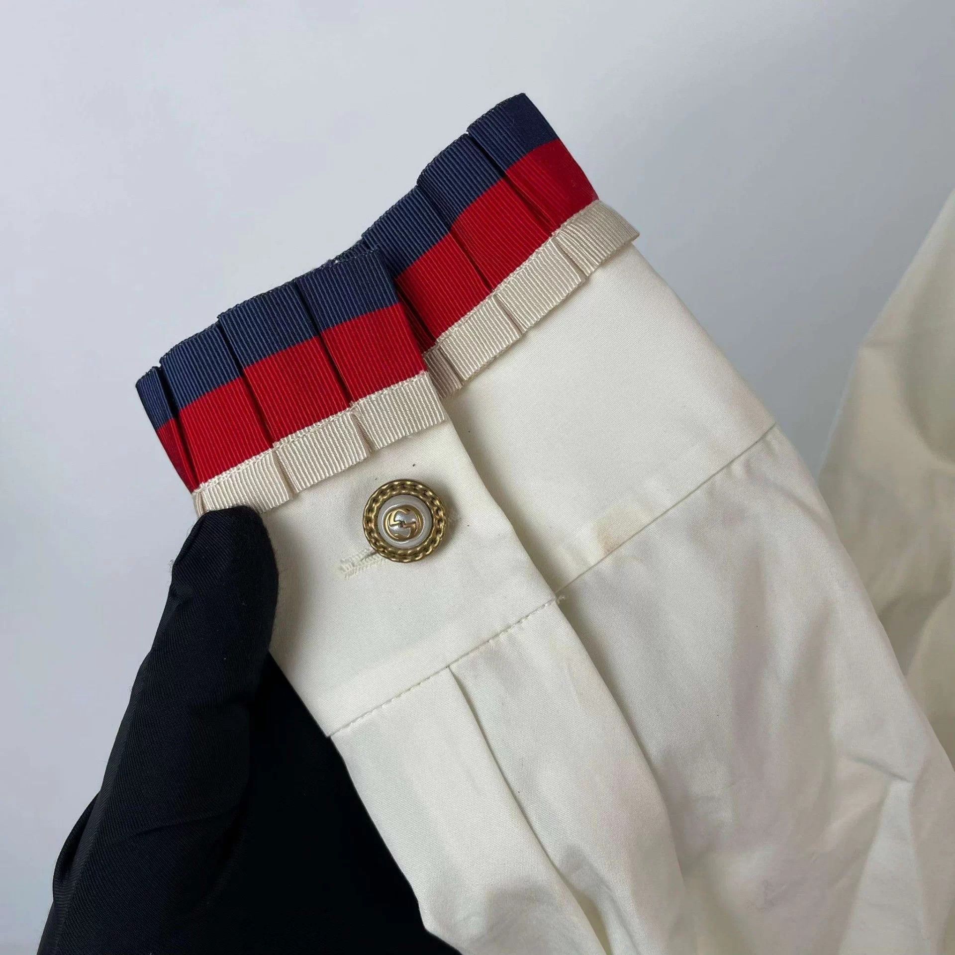 Gucci Women's Shirt Bow Crystal Button 40