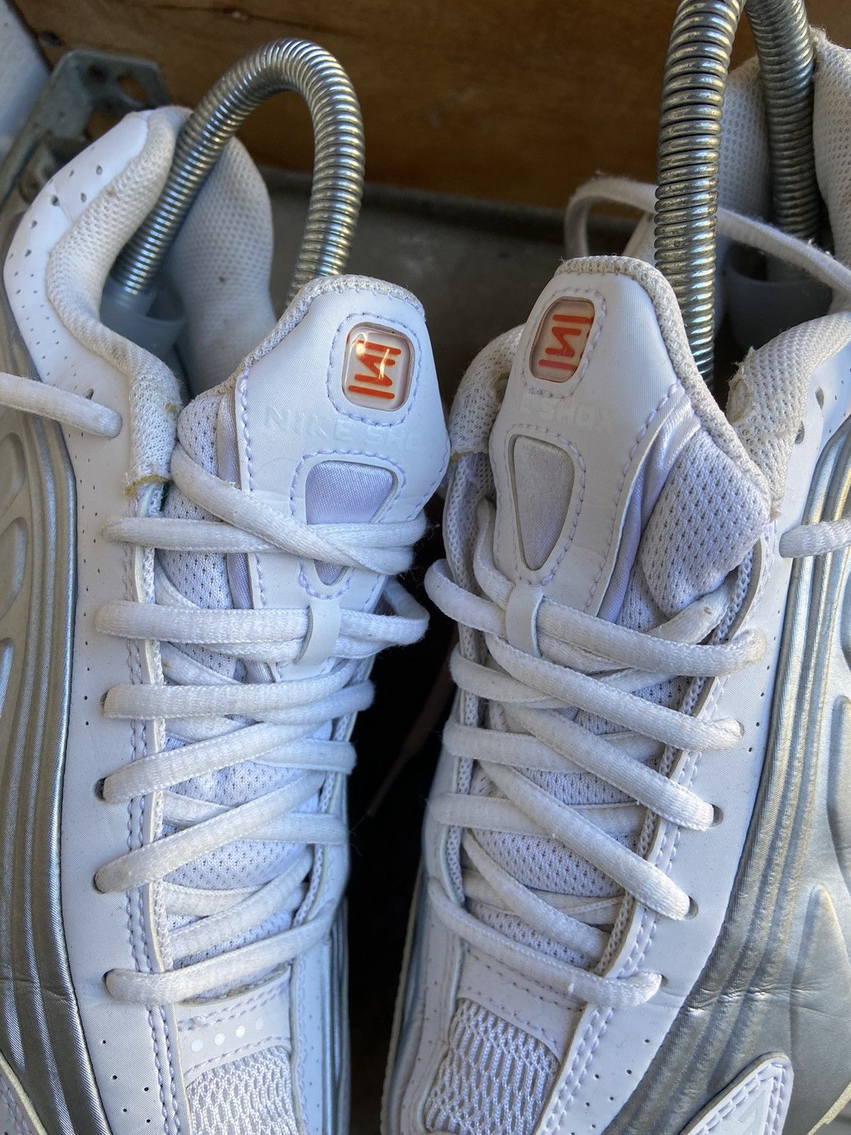 Nike NIKE SHOX R4 WHITE BQ4000-100 Low Top Sneakers Size US 8 / IT 38 - 6 Thumbnail