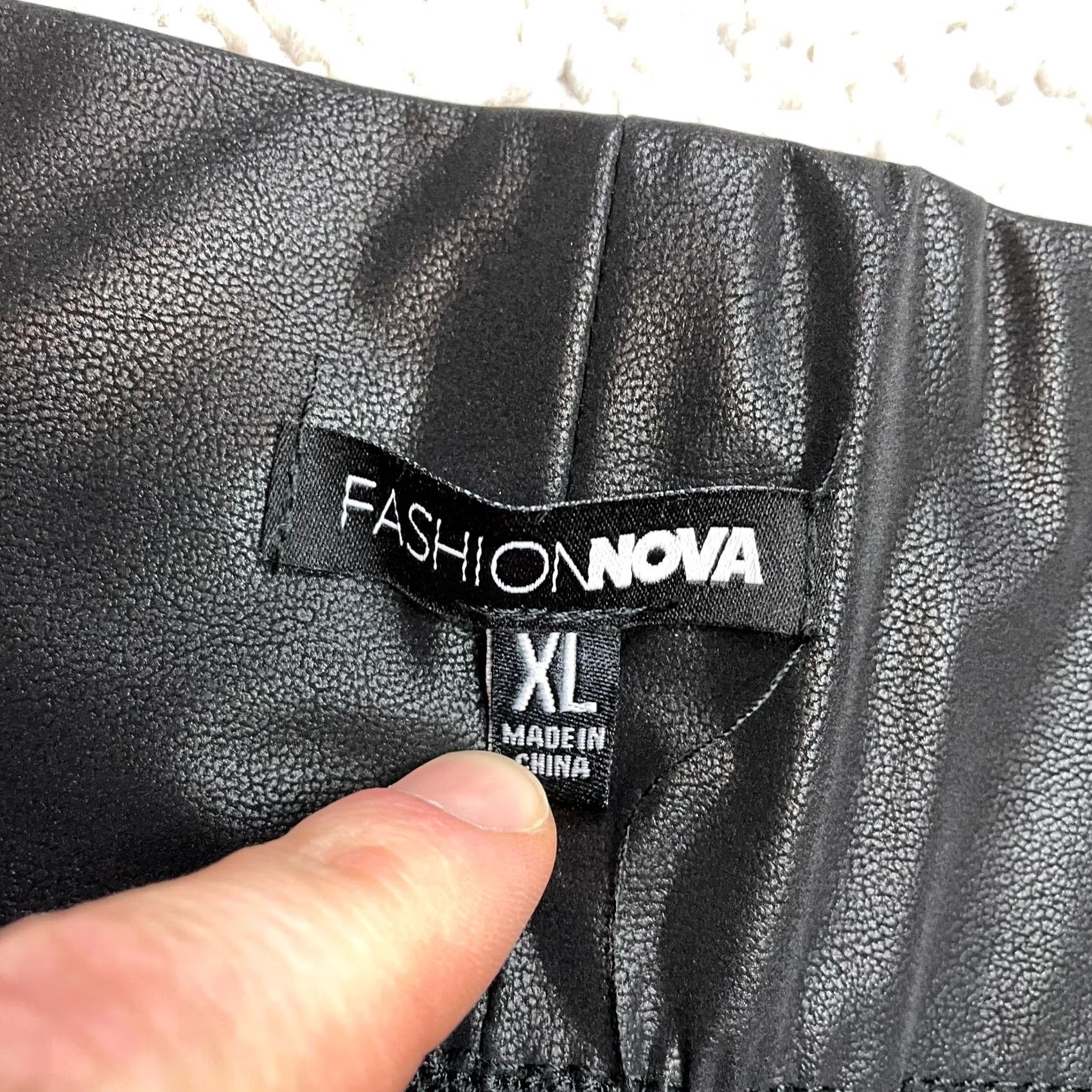Fashion Nova VINTAGE none Size 40" / US 18 - 7 Thumbnail