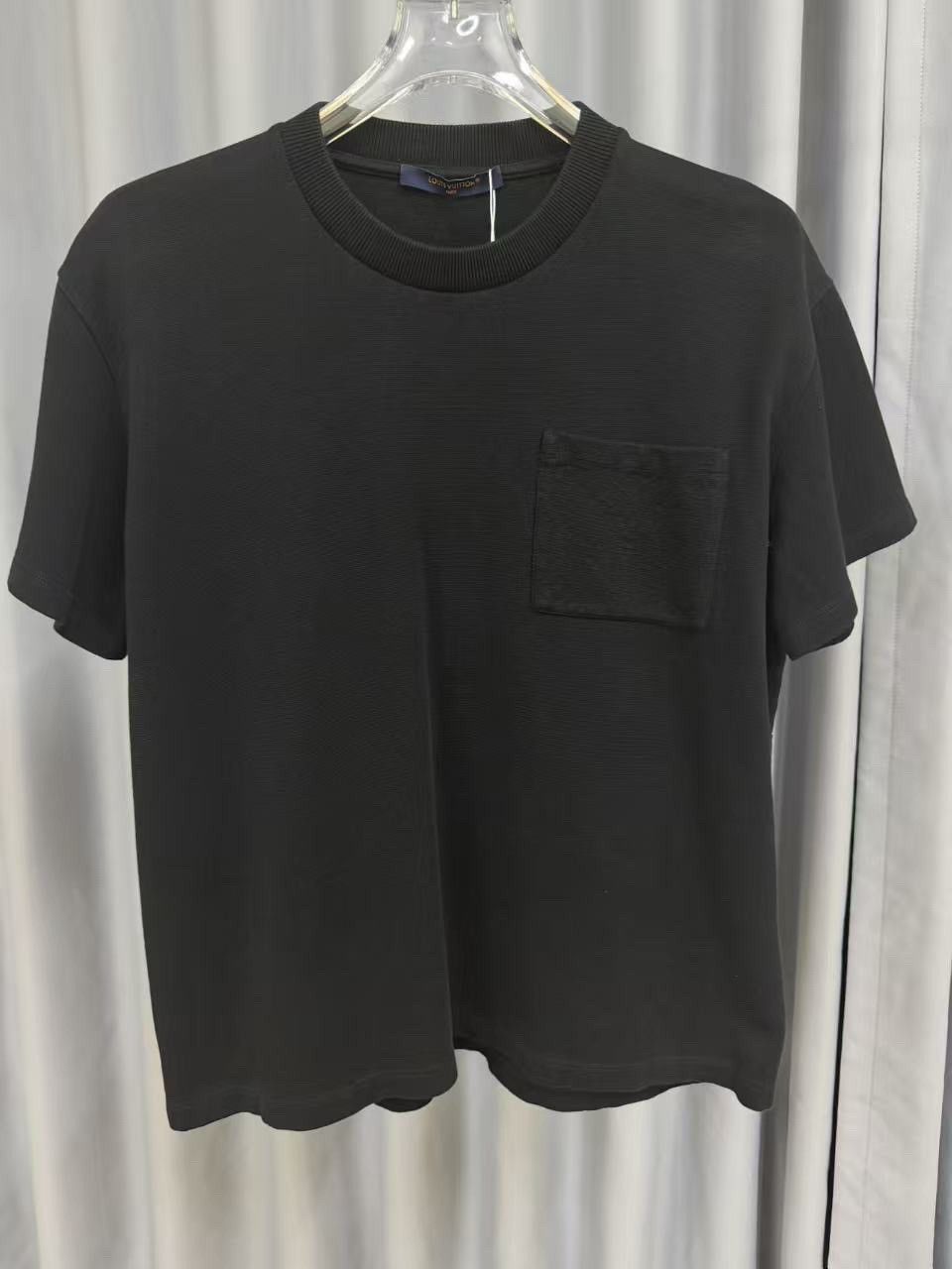 Louis Vuitton Louis Vuitton Monogram Pocket T-Shirt Size L Size US L / EU 52-54 / 3 - 1 Thumbnail