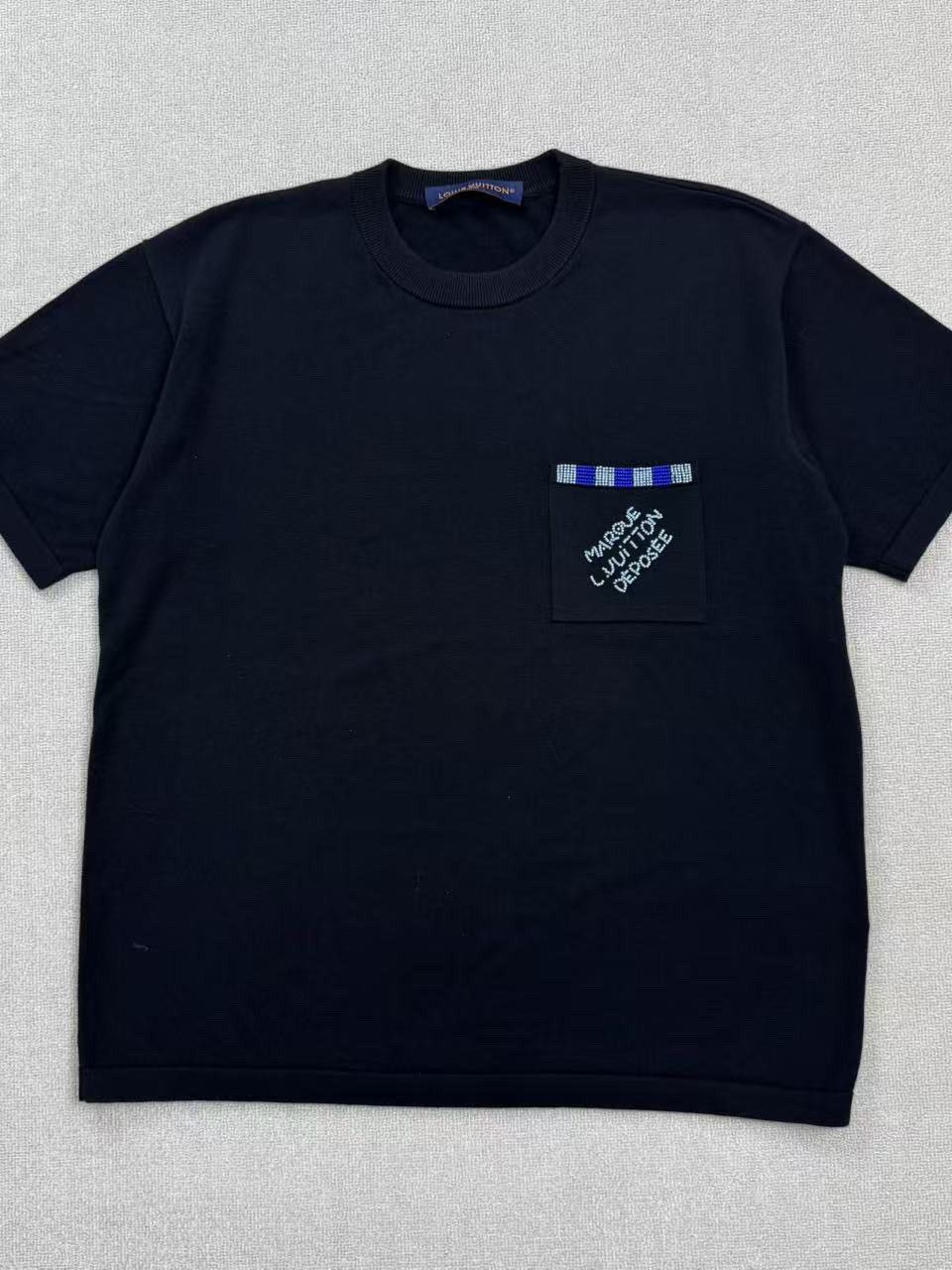 Louis Vuitton Louis Vuitton Logo T-Shirt Size M Size US M / EU 48-50 / 2 - 1 Thumbnail