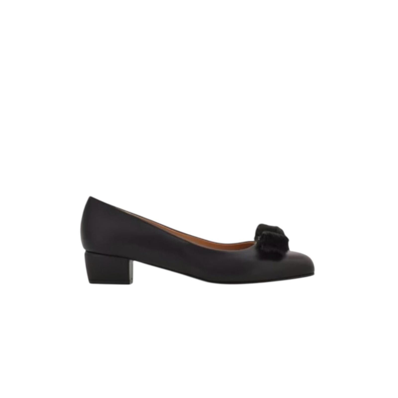 Salvatore Ferragamo Ferragamo Vara Fur Scarpa Size US 7.5 / IT 37.5 - 1 Thumbnail