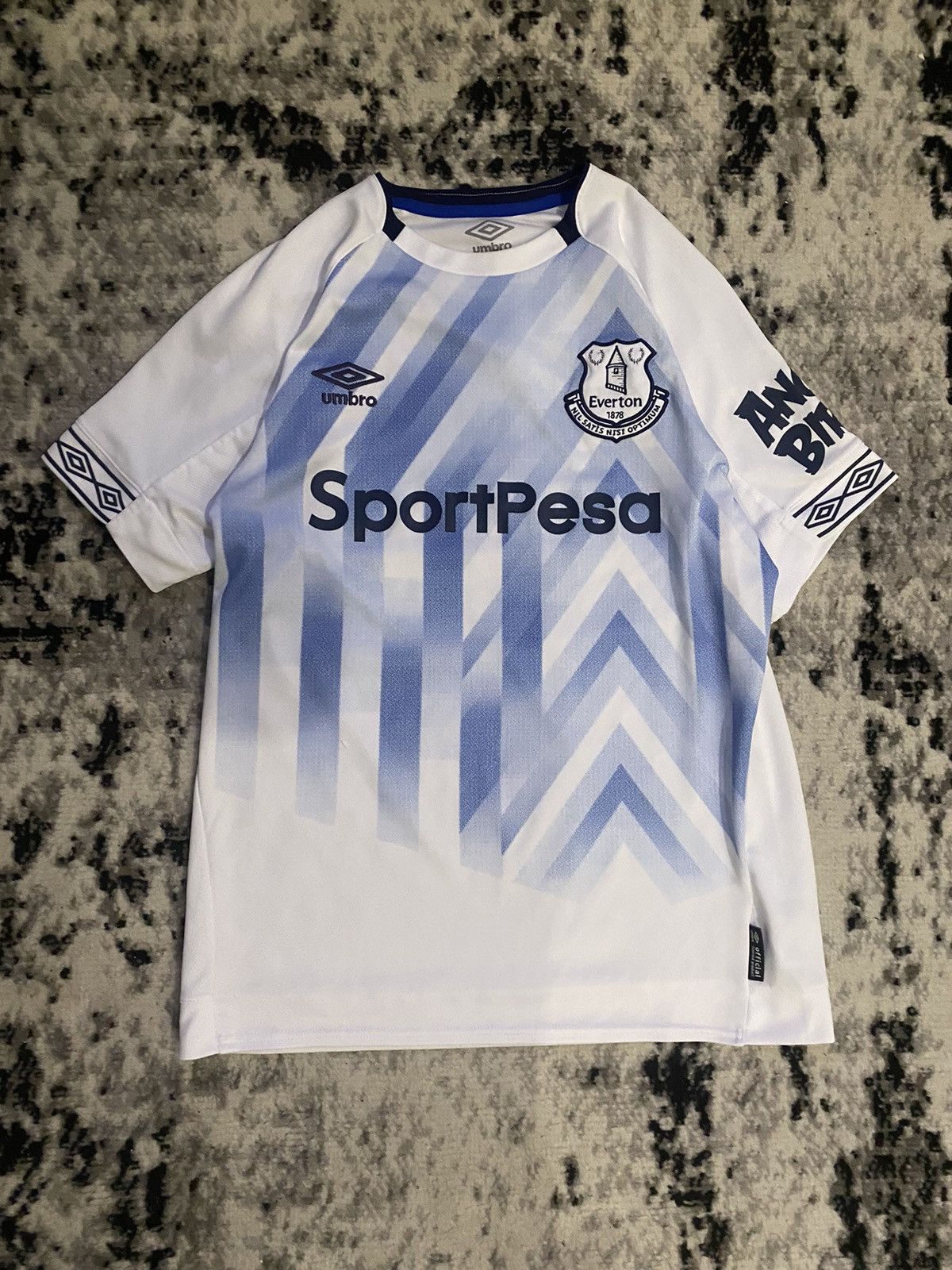 Umbro × Vintage Everton Umbro 2018-19 Soccer Jersey angry birds Blockcore Size US S / EU 44-46 / 1 - 1 Thumbnail