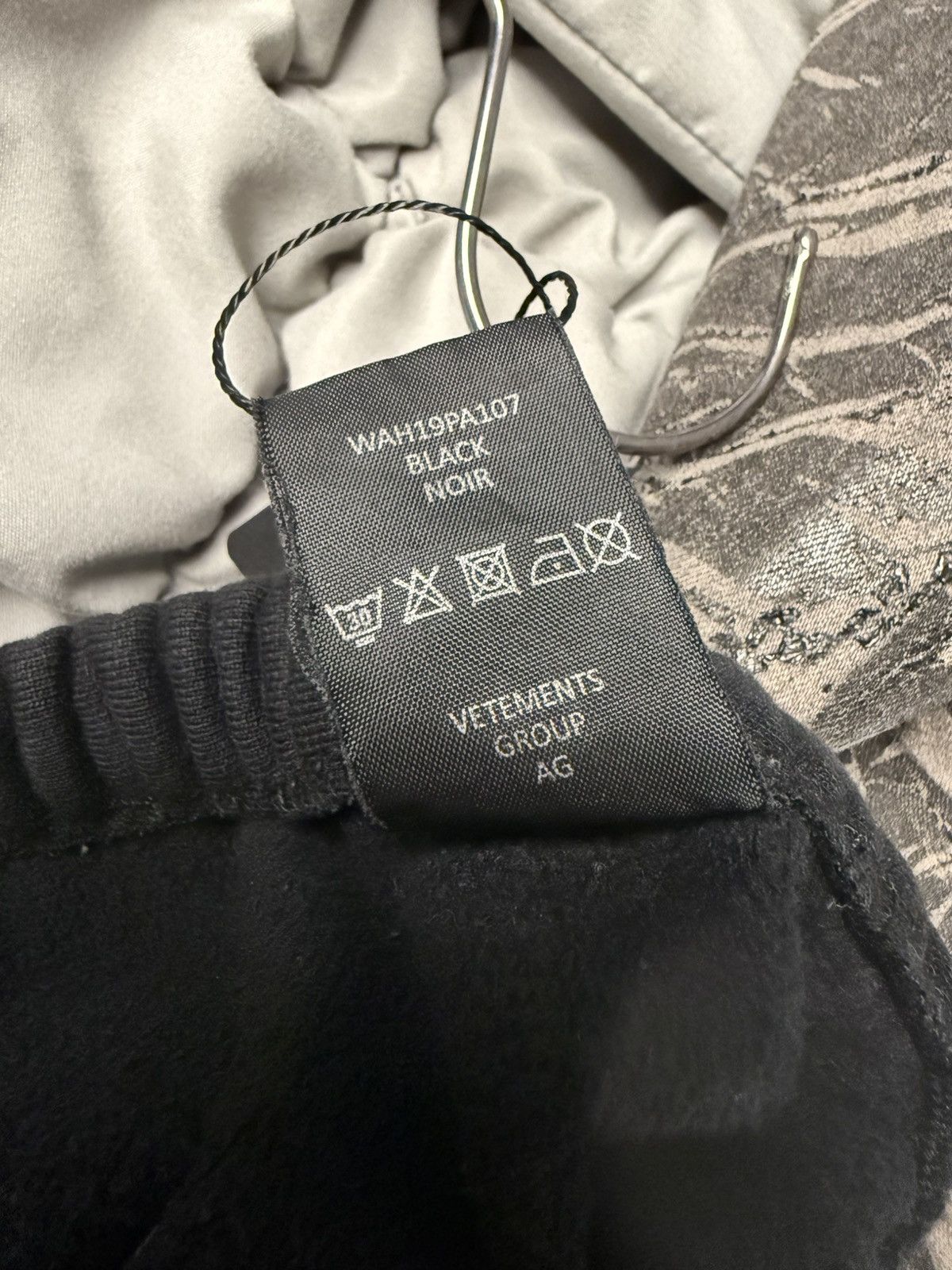 Vetements AW18 Vetements Sweatpants Size US 28 / EU 44 - 9 Thumbnail
