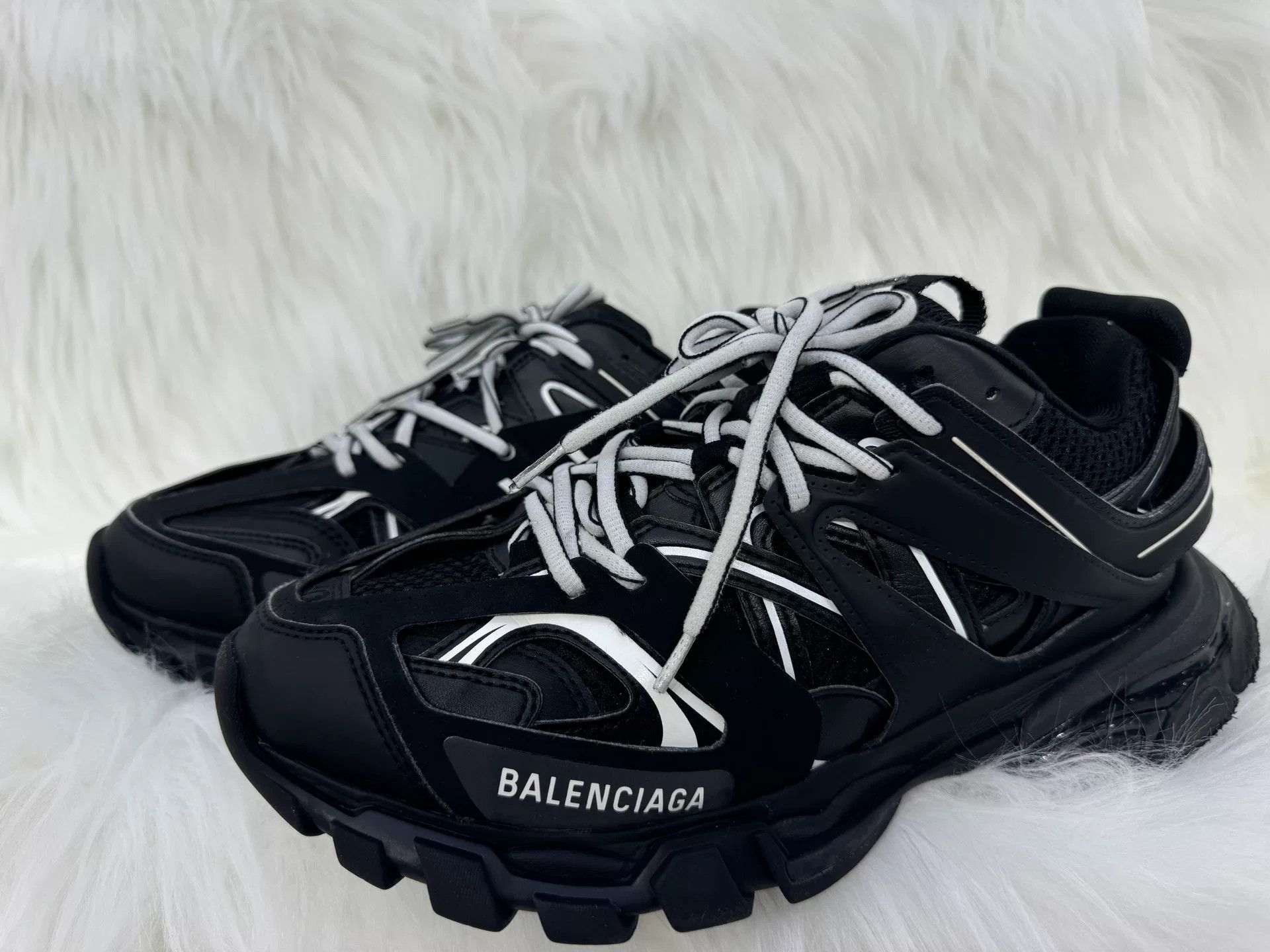 Balenciaga Balenciaga Track 1.0 Low-Top Sneakers Size US 7 / EU 40 - 1 Thumbnail