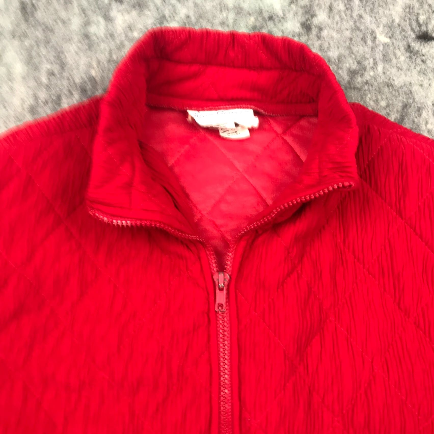 Vintage Susan Graver Womens Quilted Jacket Medium Red Pockets Shoulder Pads Zip Up Casual Synthetic Polyester Jacket Winter Fall Spring Summer Size M / US 6-8 / IT 42-44 - 3 Thumbnail