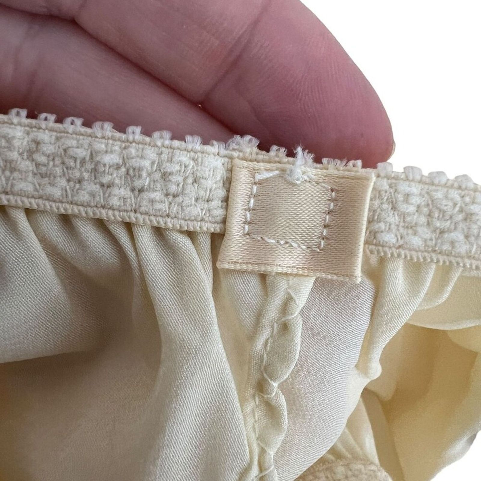 Vintage Vintage Bloomingdales Lingerie Ivory Double Tulip Slit Size ONE SIZE - 4 Thumbnail