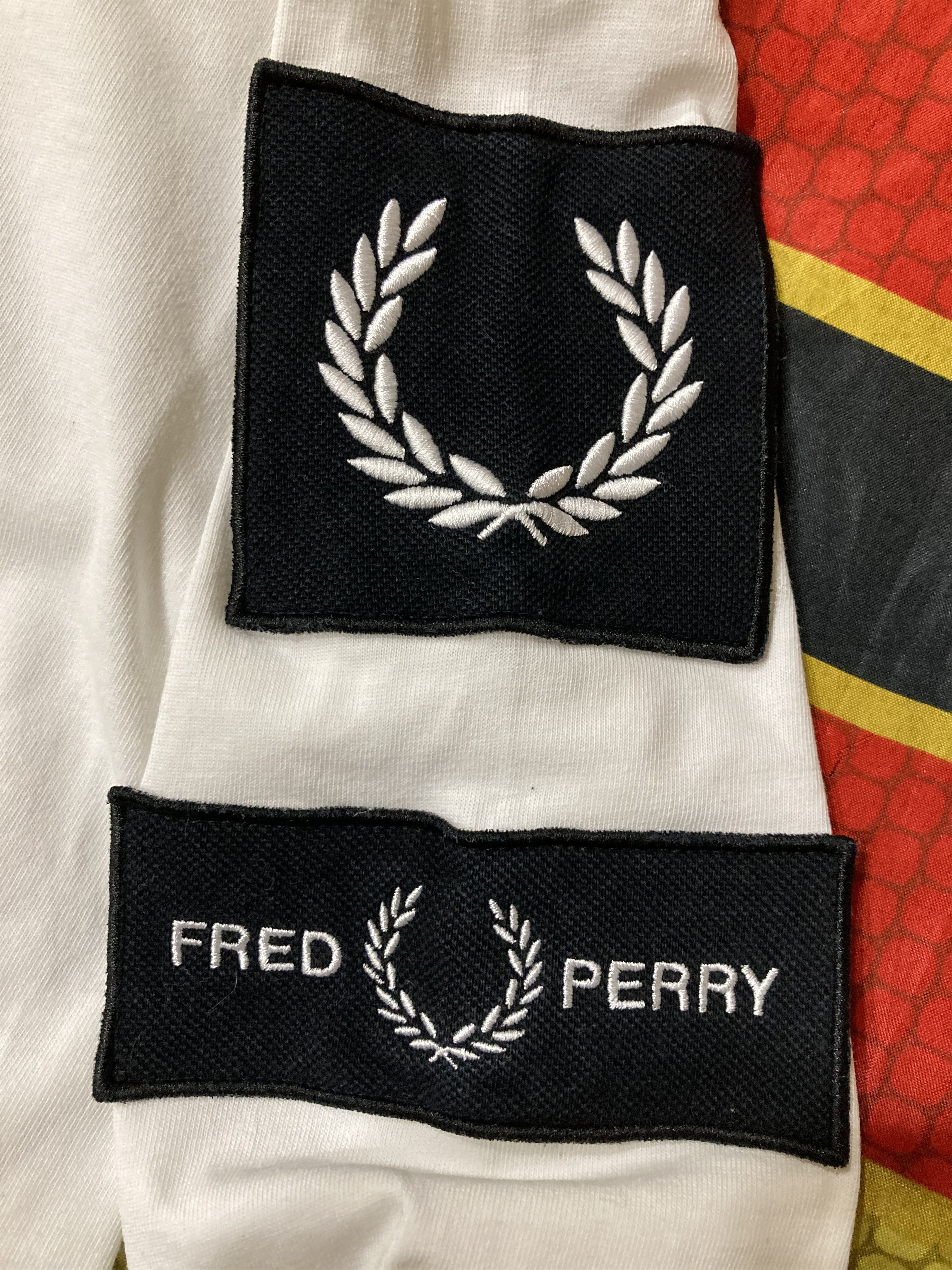 Fred Perry Fred Perry laurel wreath and badge long sleeve top Size US S / EU 44-46 / 1 - 9 Thumbnail