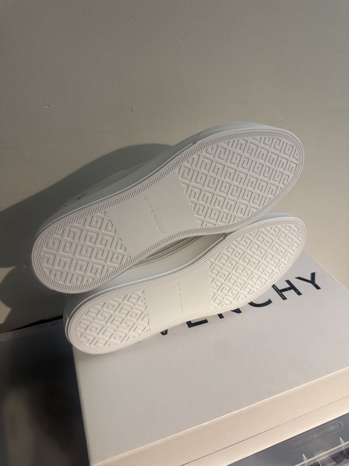 Givenchy Givenchy City Sport White Sneakers Size US 11 / EU 44 - 3 Thumbnail