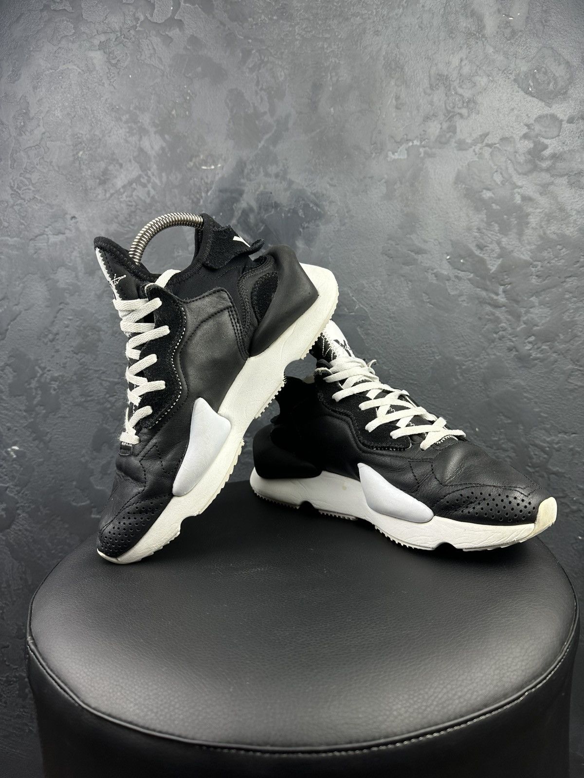 Y-3 × Yohji Yamamoto Y-3 Yohji Yamamoto Black White Kaiwa Sneakers Size US 5.5 / EU 38 - 7 Thumbnail