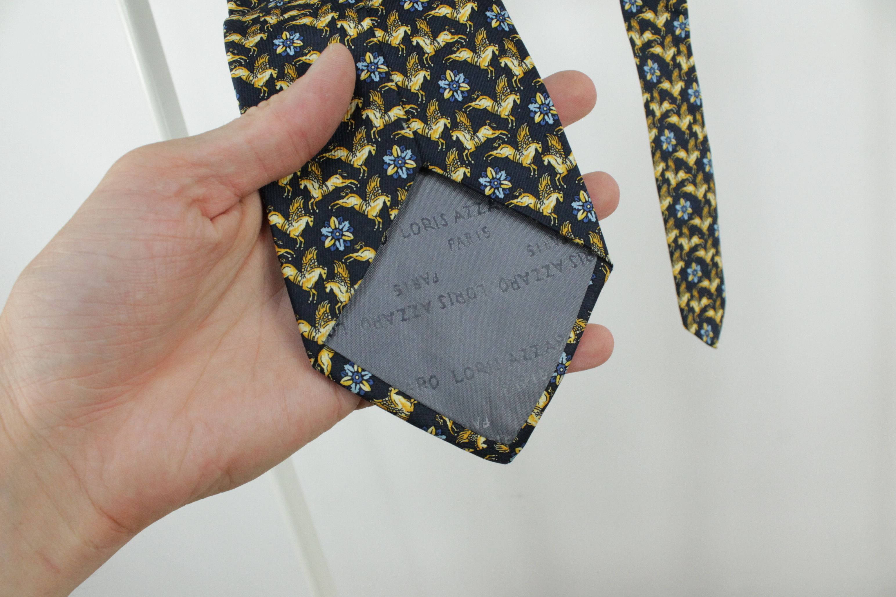 Designer × Vintage Vintage Loris Azzaro Pegasus Print Silk Tie Size ONE SIZE - 4 Thumbnail