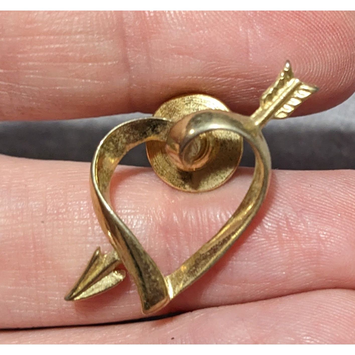 Other Vintage Avon Gold Tone Open Heart And Arrow Pin Size ONE SIZE - 5 Thumbnail