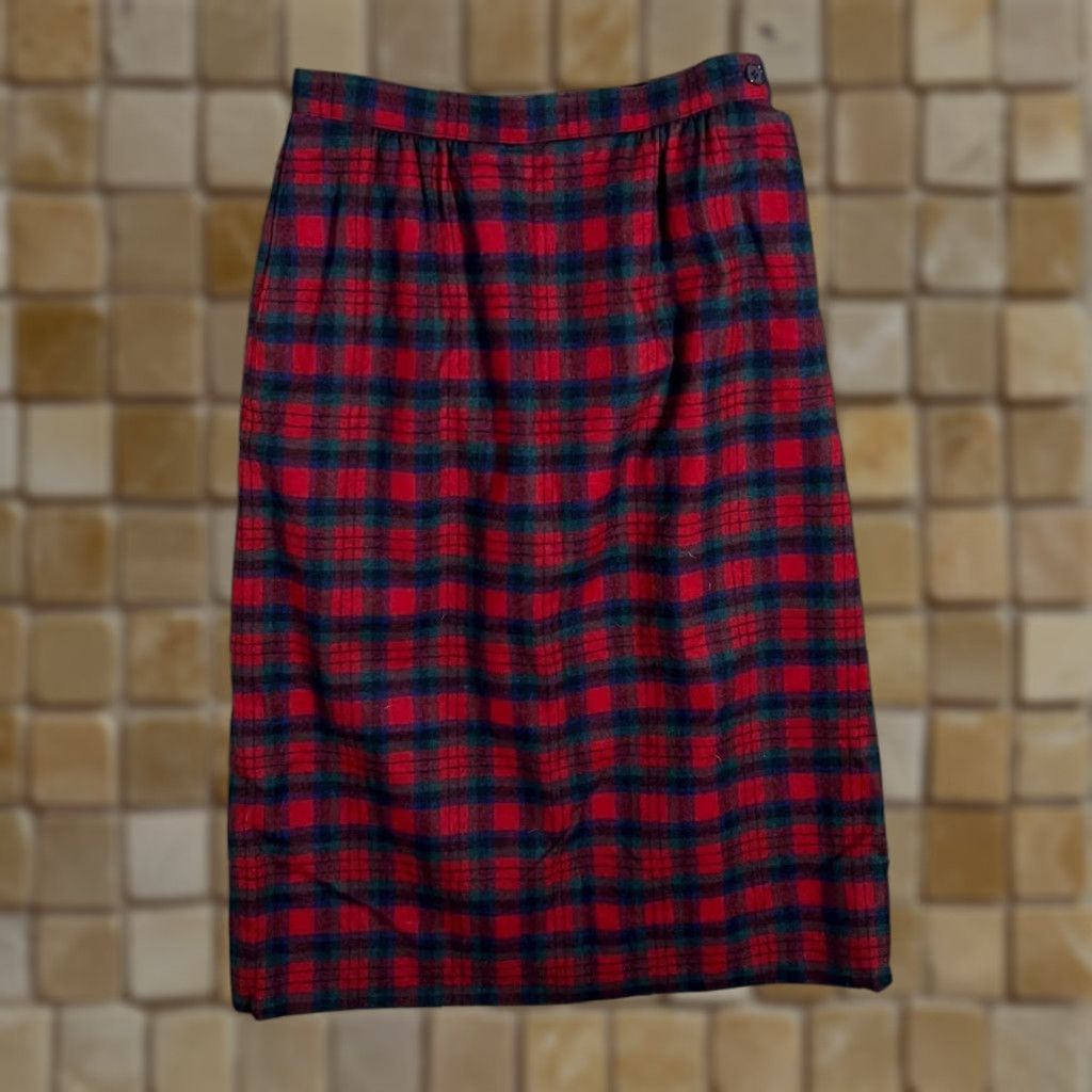 Pendleton VINTAGE Pendleton Skirt 90's Made In USA Virgin Wool Tartan Check Red Size 8 Midi Pleated Women Mens Girls Size 30" / US 8 / IT 44 - 1 Thumbnail