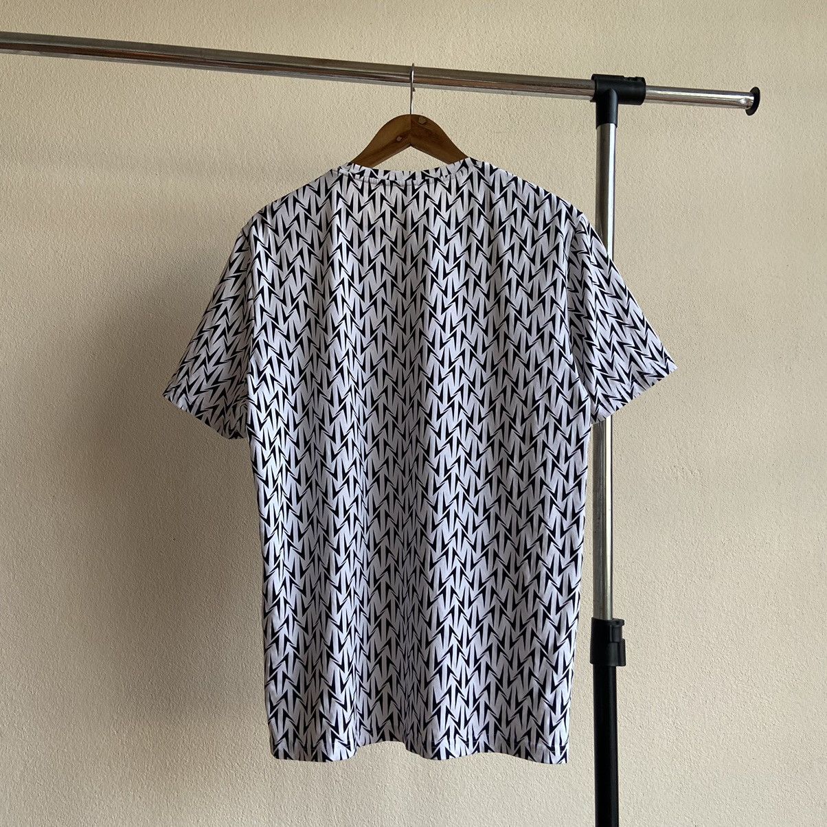 Neil Barrett White Black Lightning Bold Printed Cotton T Shirt Size US L / EU 52-54 / 3 - 5 Thumbnail