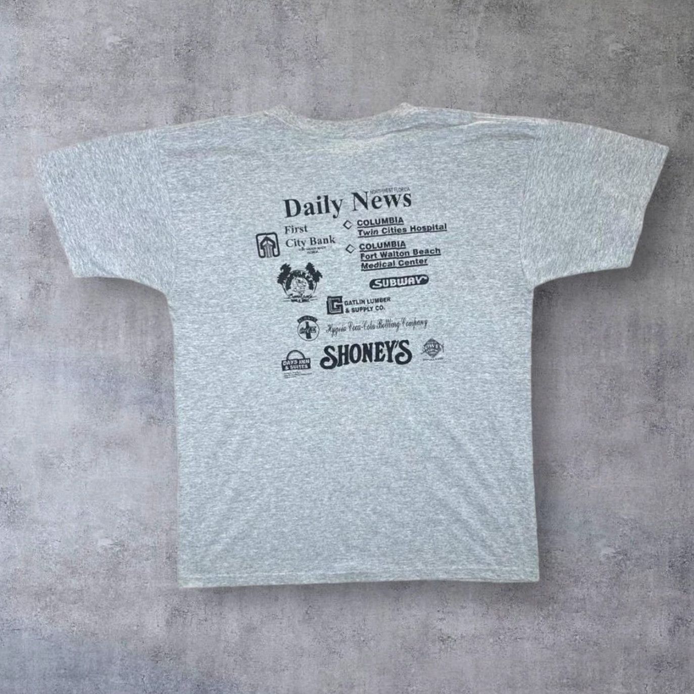 Fruit Of The Loom Vintage Fruit of the Loom T-Shirt Graphic Print XL Mens Grey 1990s Playground Area Shootout Basketball Souvenir Shirt Size US XL / EU 56 / 4 - 2 Thumbnail