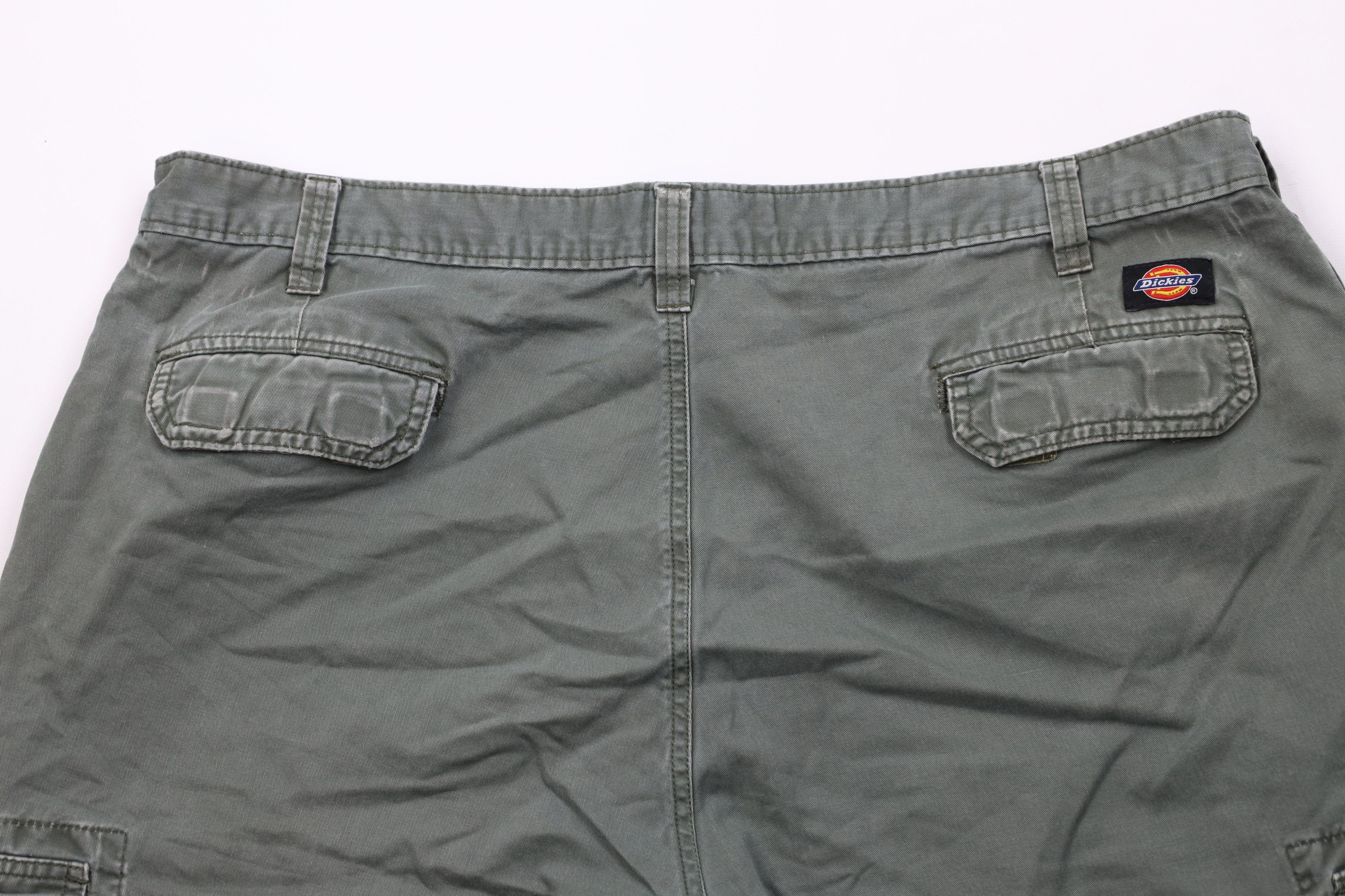 Dickies × Vintage Vintage Dickies Relaxed Fit Cargo Shorts Green Cotton Size US 40 / EU 56 - 11 Thumbnail