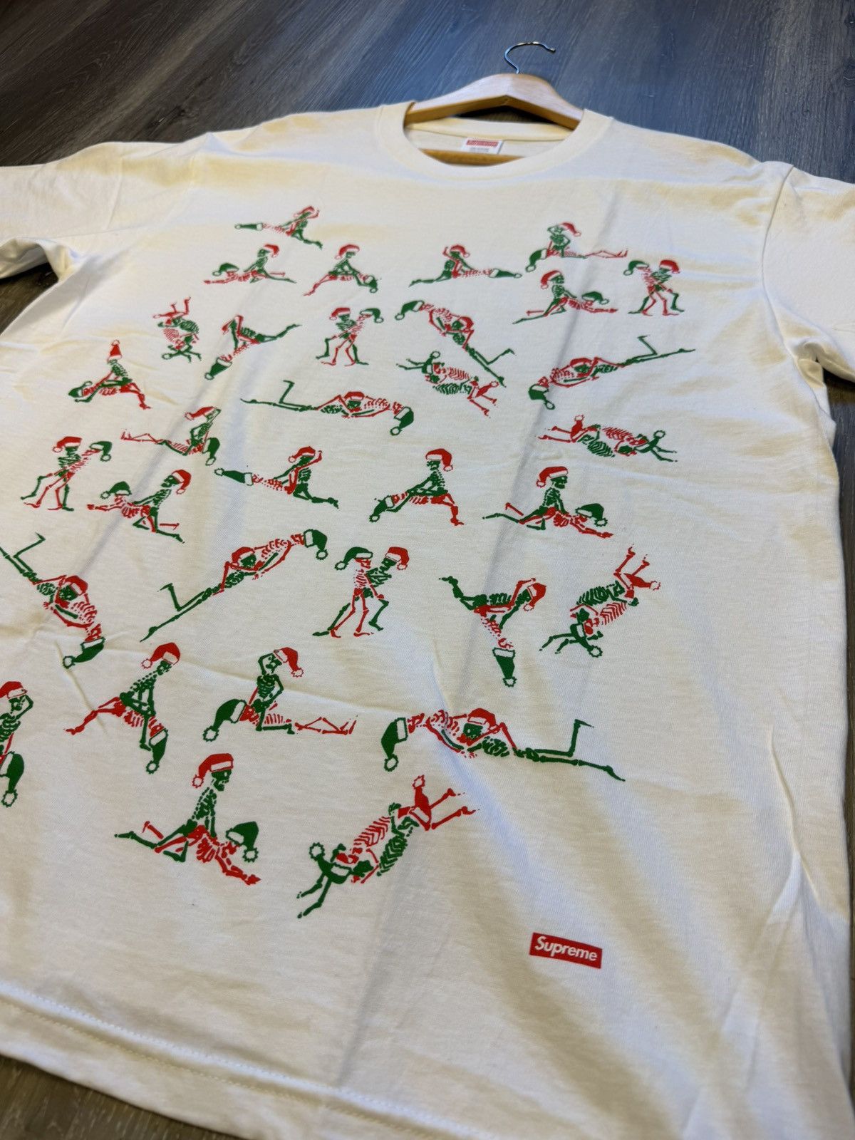 Supreme Supreme Christmas Tee Size US M / EU 48-50 / 2 - 2 Thumbnail