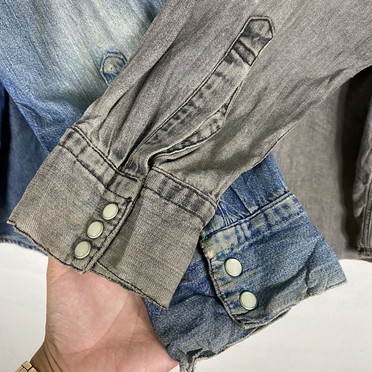 Levi's × Levi's Vintage Clothing LEVI'S TWO TONE RARE DESIGN LONGSLEEVE JEANS SHIRT Size US XL / EU 56 / 4 - 8 Thumbnail