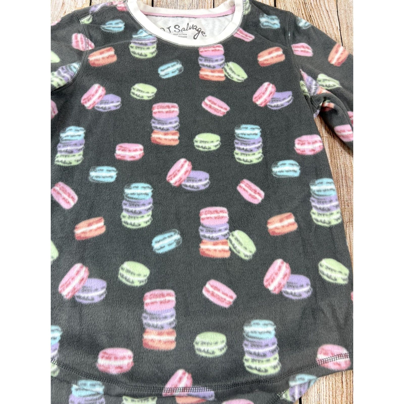 Vintage VINTAGE Women's PJ Salvage Gray Macaron Cookies Pajama Shirt Size Medium Size M / US 6-8 / IT 42-44 - 3 Thumbnail