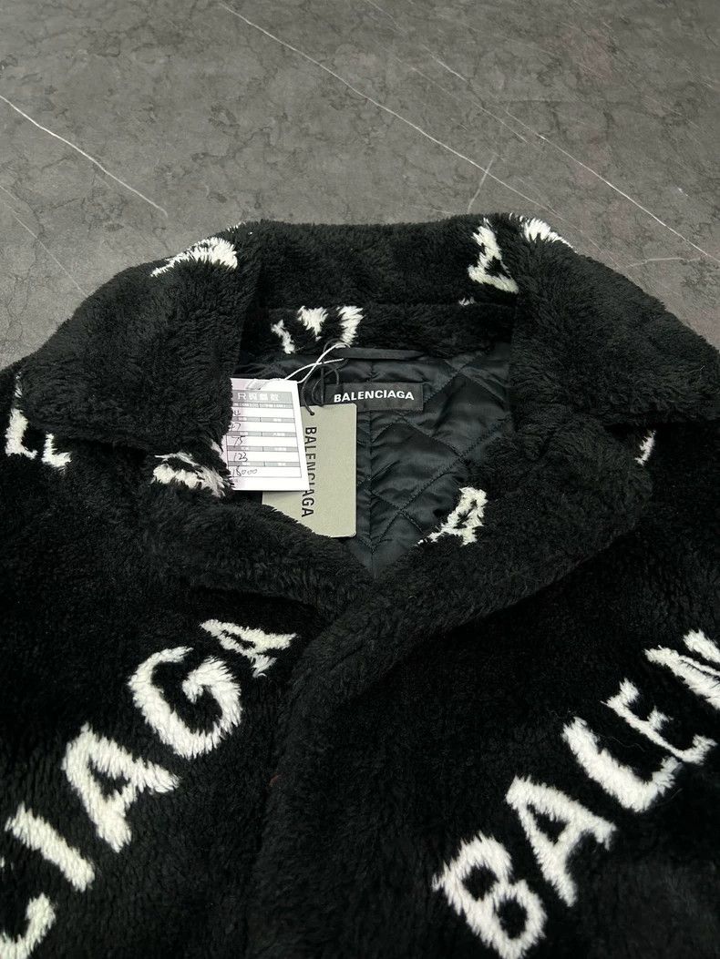Balenciaga Balenciaga size 44 Teddy coat full of bullet screen logo Size S / US 4 / IT 40 - 5 Thumbnail