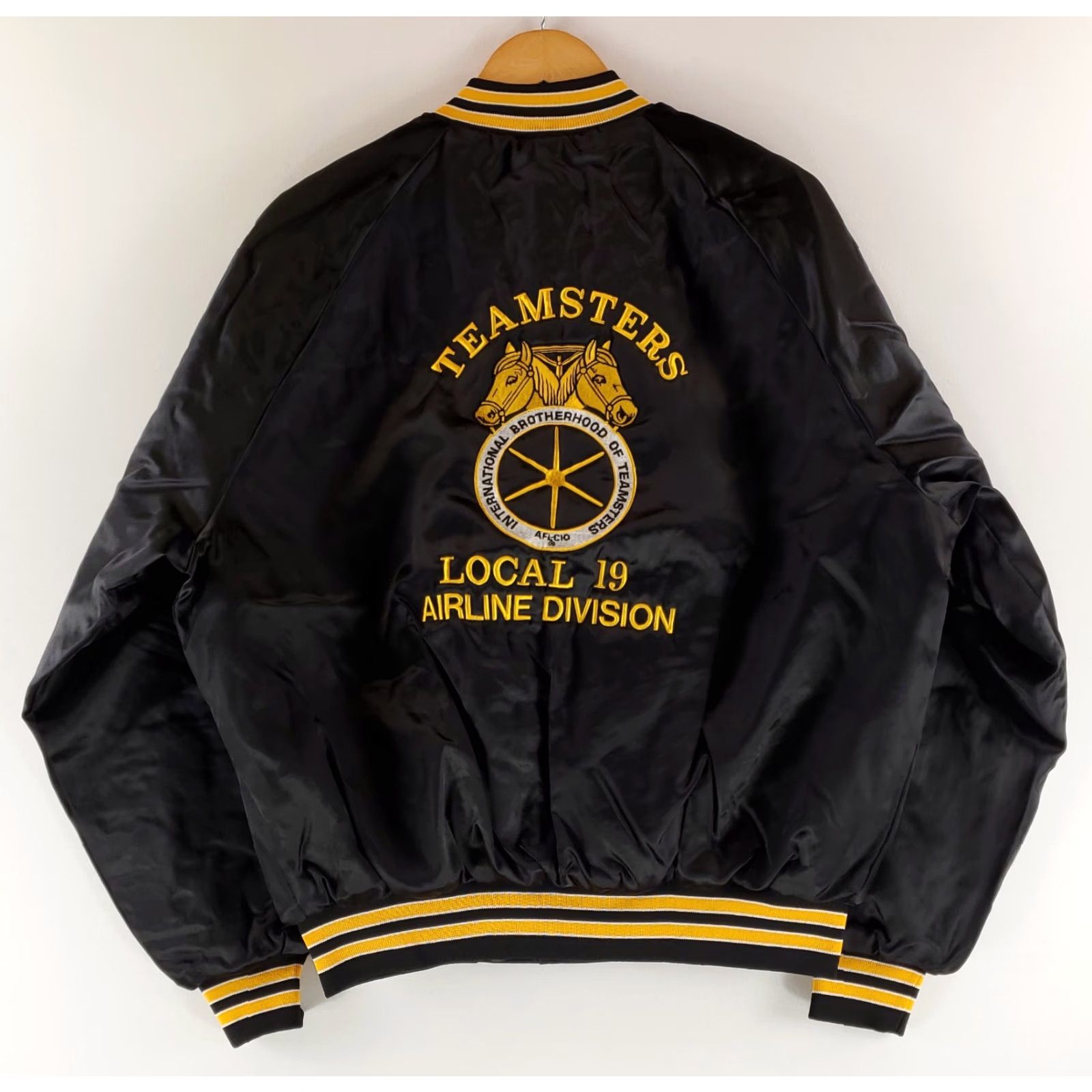 Vintage VINTAGE King Louie Bomber Jacket Local 19 Airline Division 90s Mens L Black Nylon Jacket Crew Size US L / EU 52-54 / 3 - 5 Thumbnail