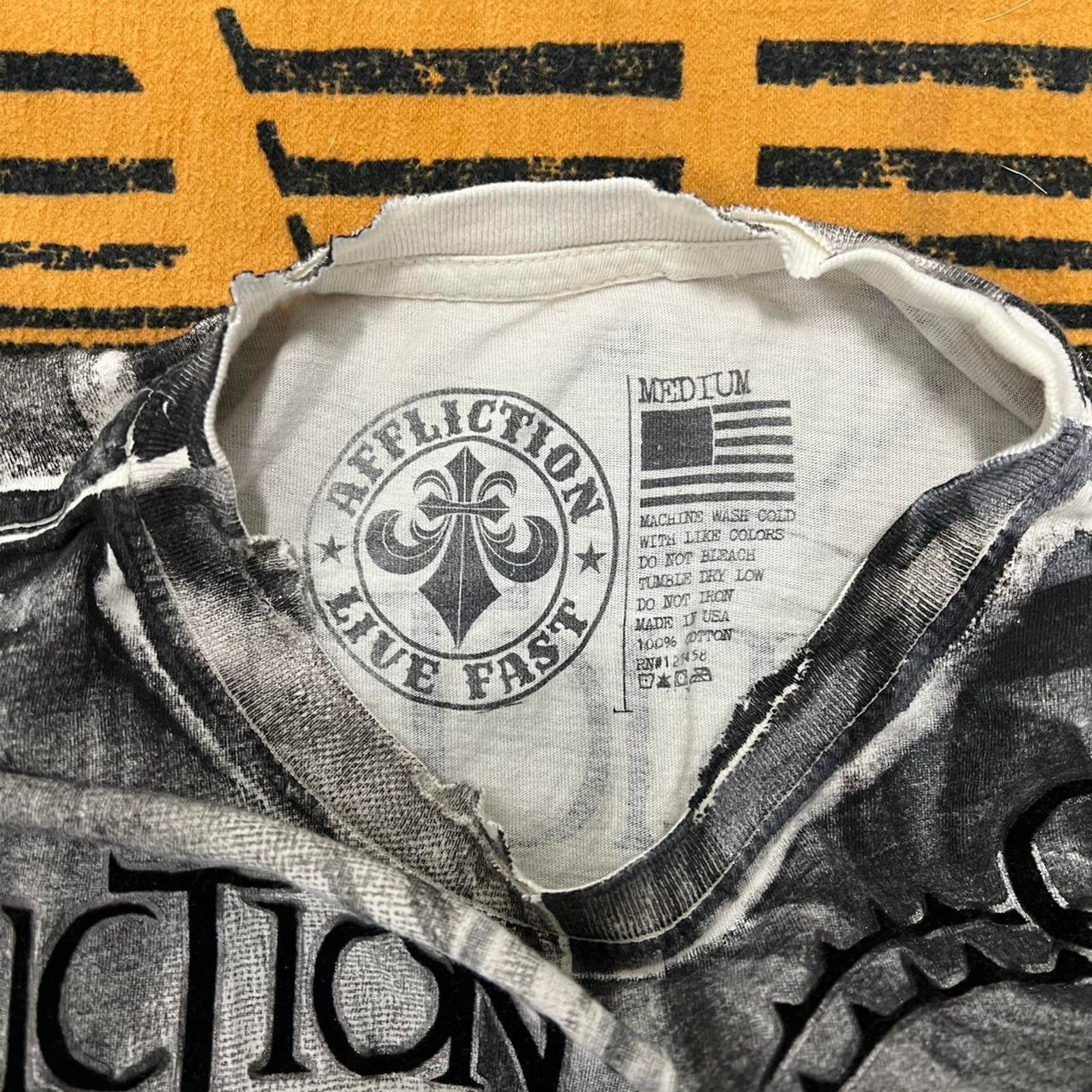 Affliction Affliction skull tshirt size medium grunge skater tapout y2k Size US M / EU 48-50 / 2 - 6 Thumbnail