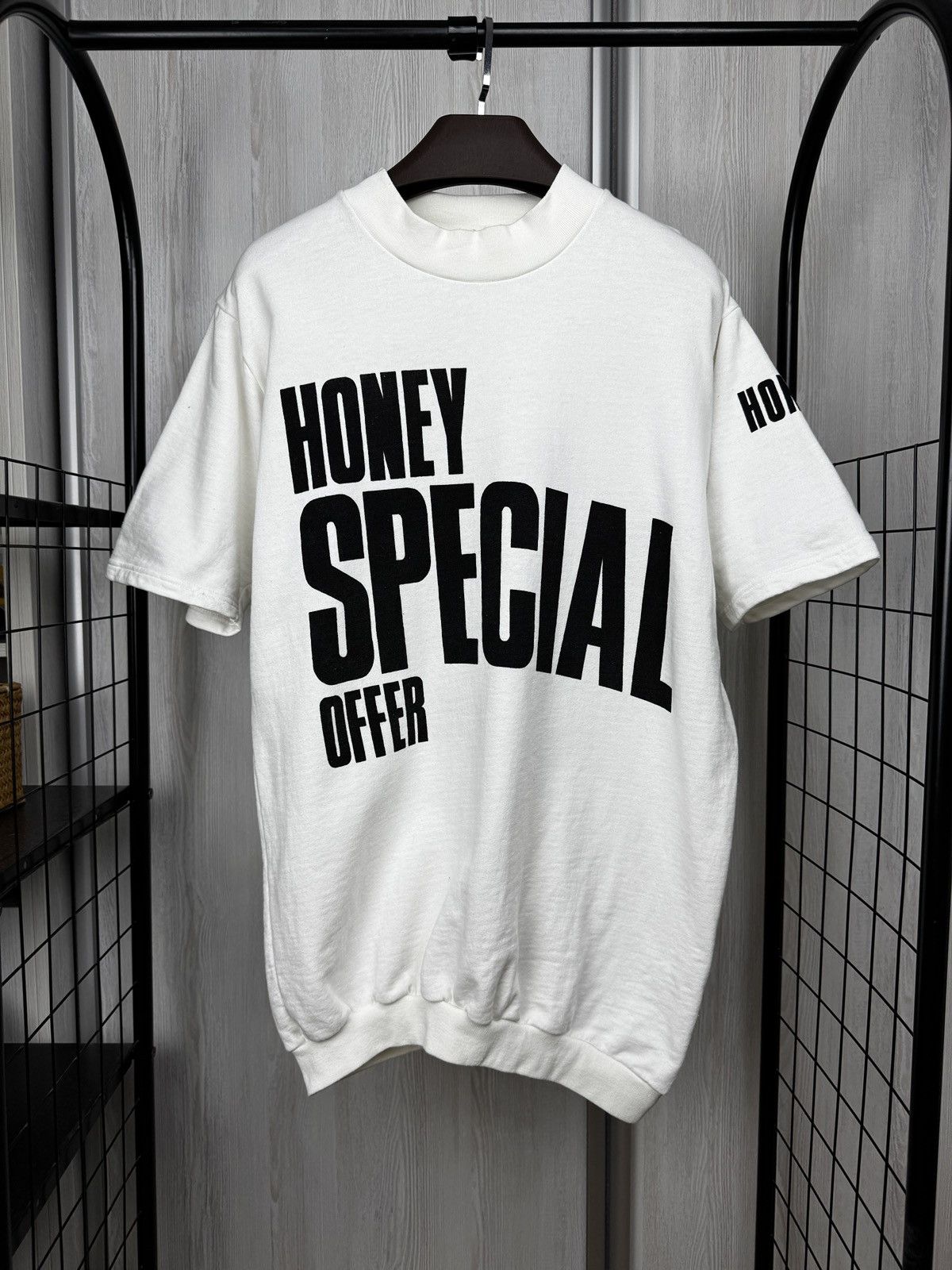 Band Tees Honey Special Offer vintage Radio station music sweatshirt Size US L / EU 52-54 / 3 - 1 Thumbnail