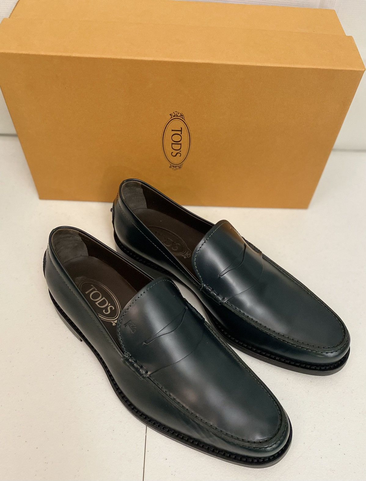 Tod's Tod’s 🇮🇹 Dark Green Polished Penny Loafer Rare Colorway New Size US 9.5 / EU 42-43 - 11 Thumbnail