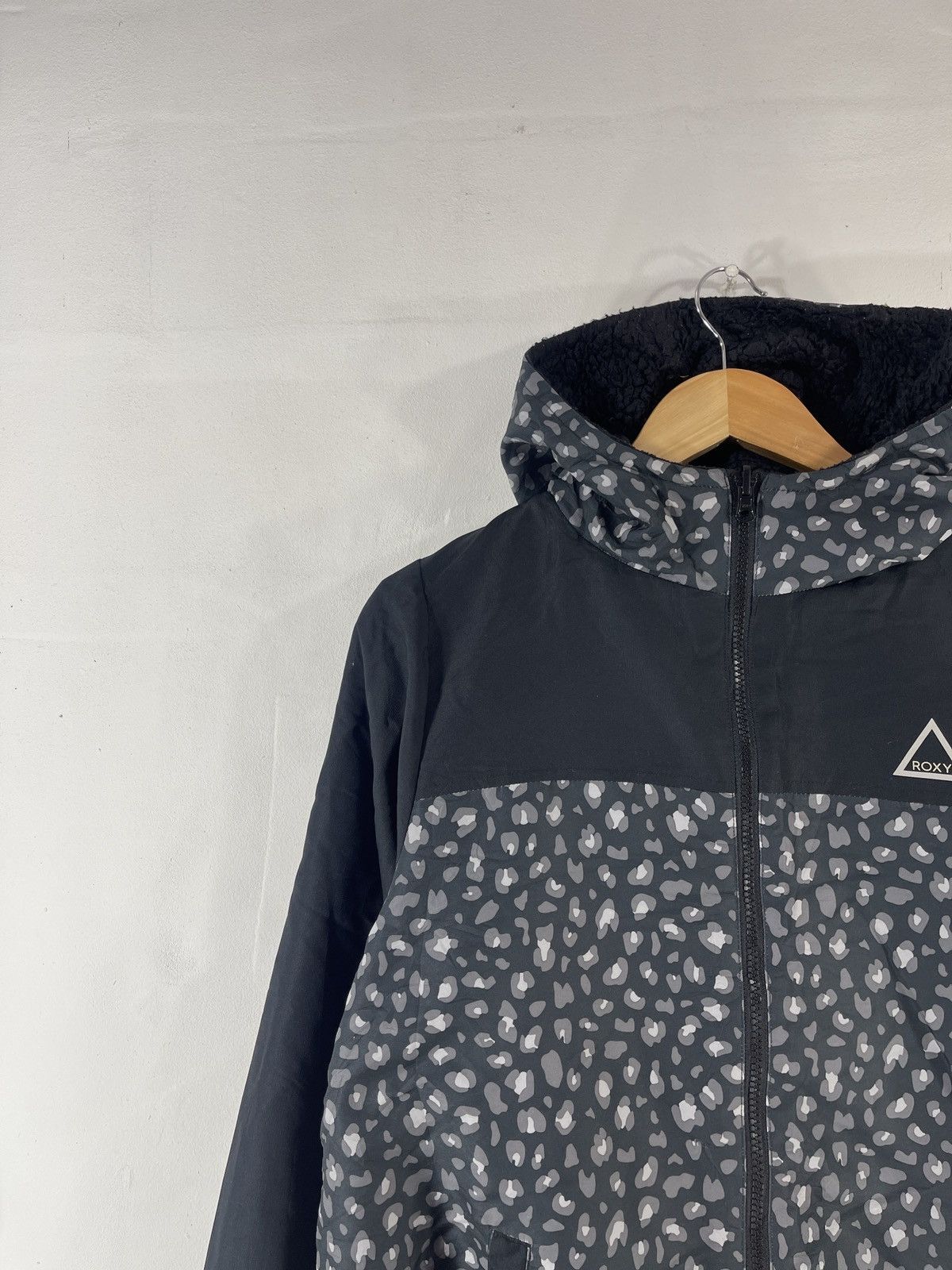 Japanese Brand × Vintage Full Zipper ROXY Jacket Size US L / EU 52-54 / 3 - 3 Thumbnail