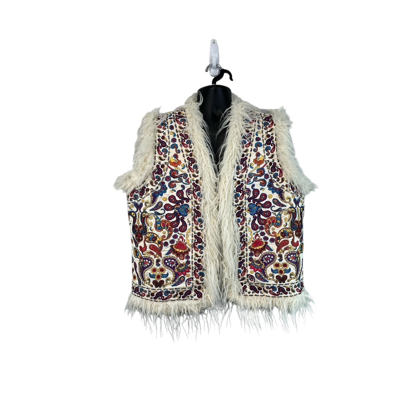 image of The Hippie Shake Heroes All Over Floral Vest Size XL in White, Women's