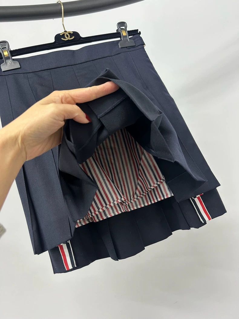 Thom Browne Thom Browne Classic pleated skirt Size 26" / US 2 / IT 38 - 3 Thumbnail