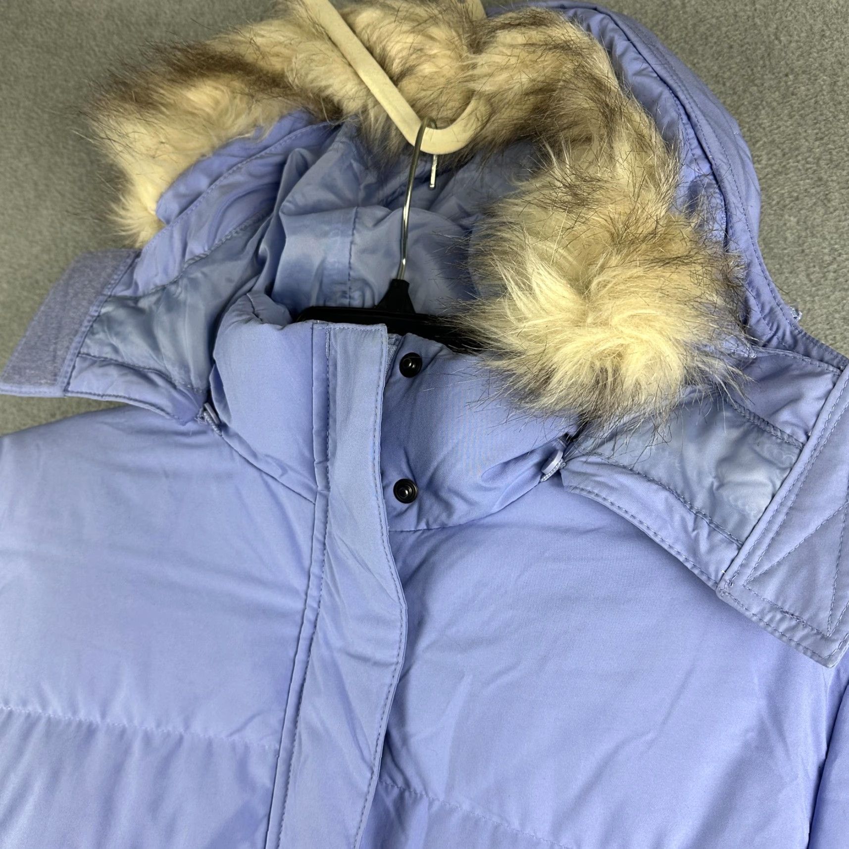 Vintage L.L. Bean Jacket Womens Medium Purple Down Puffer Hooded Fur Trim Zip Front Full Zip Pockets Quilted Size M / US 6-8 / IT 42-44 - 3 Thumbnail