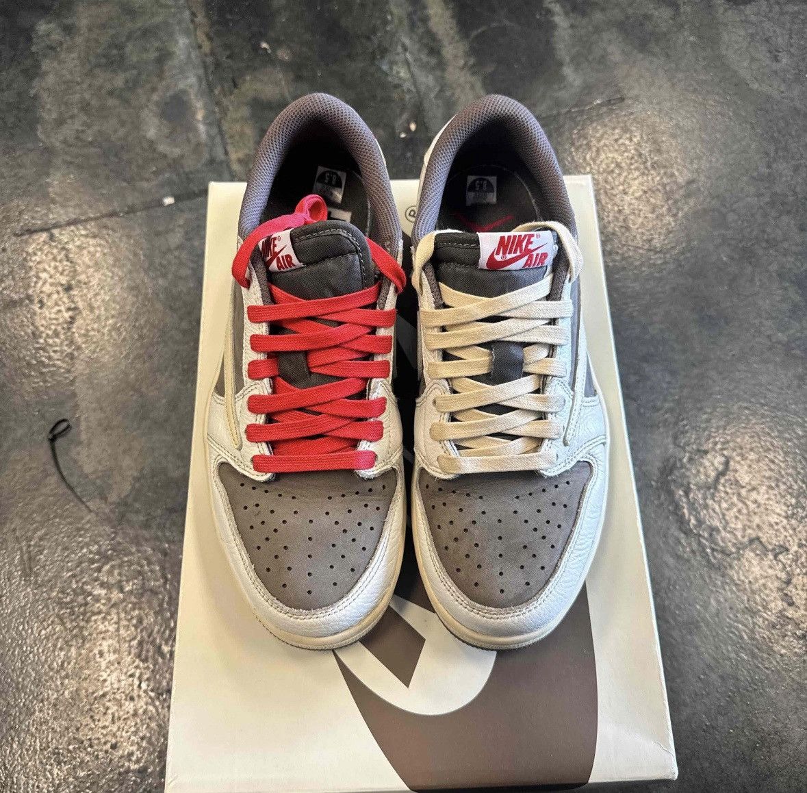 Nike × Travis Scott Jordan 1 Low Travis Reverse Mocha Size US 8.5 / EU 41-42 - 3 Thumbnail