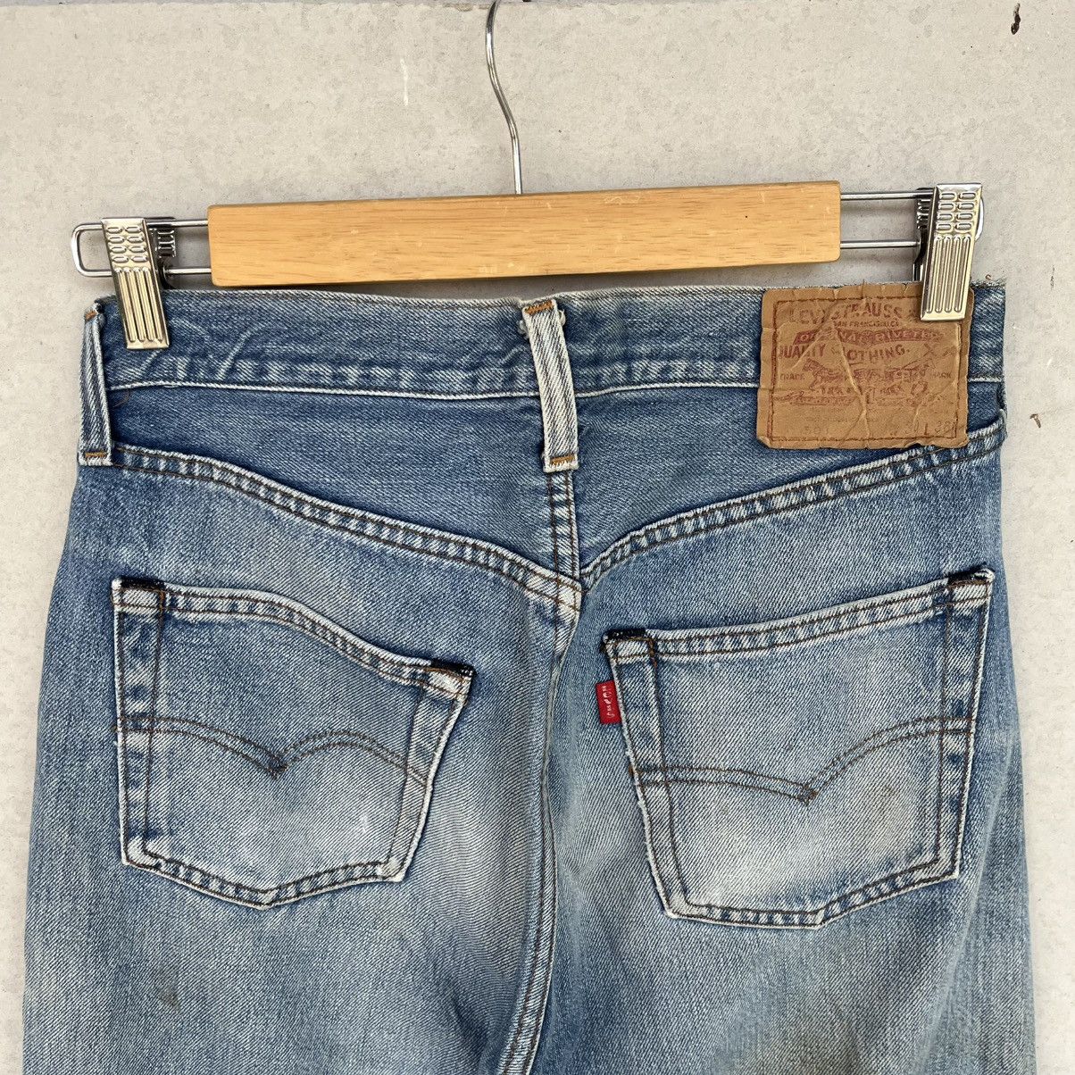 Other Vintage Levi's 501 Blue Jeans Paint Splatter Size S W18 S30 Size US 26 / EU 42 - 11 Thumbnail