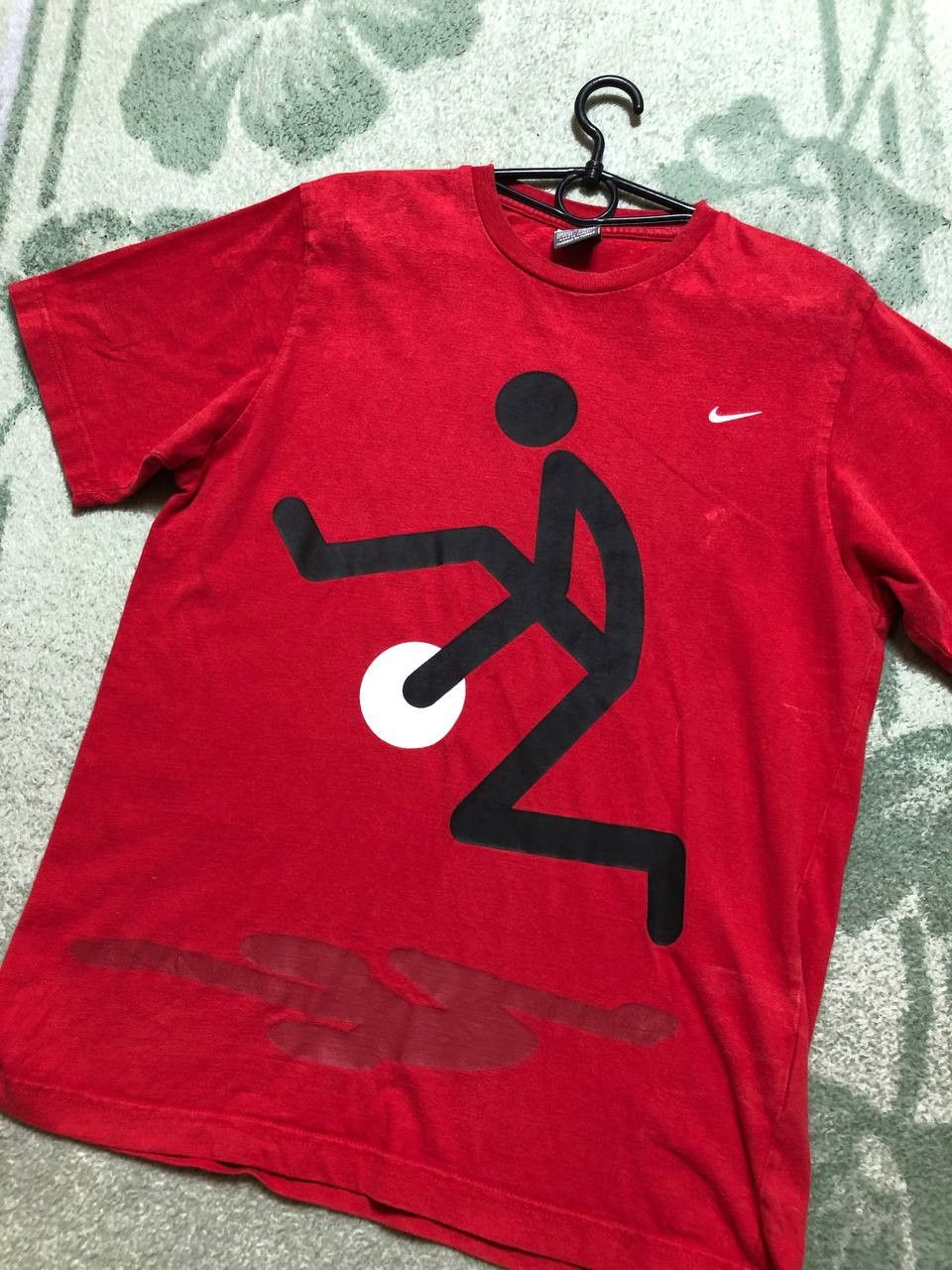 Nike Vintage T-Shirt big print red Nike size M Y2K streetwear Size US M / EU 48-50 / 2 - 7 Thumbnail
