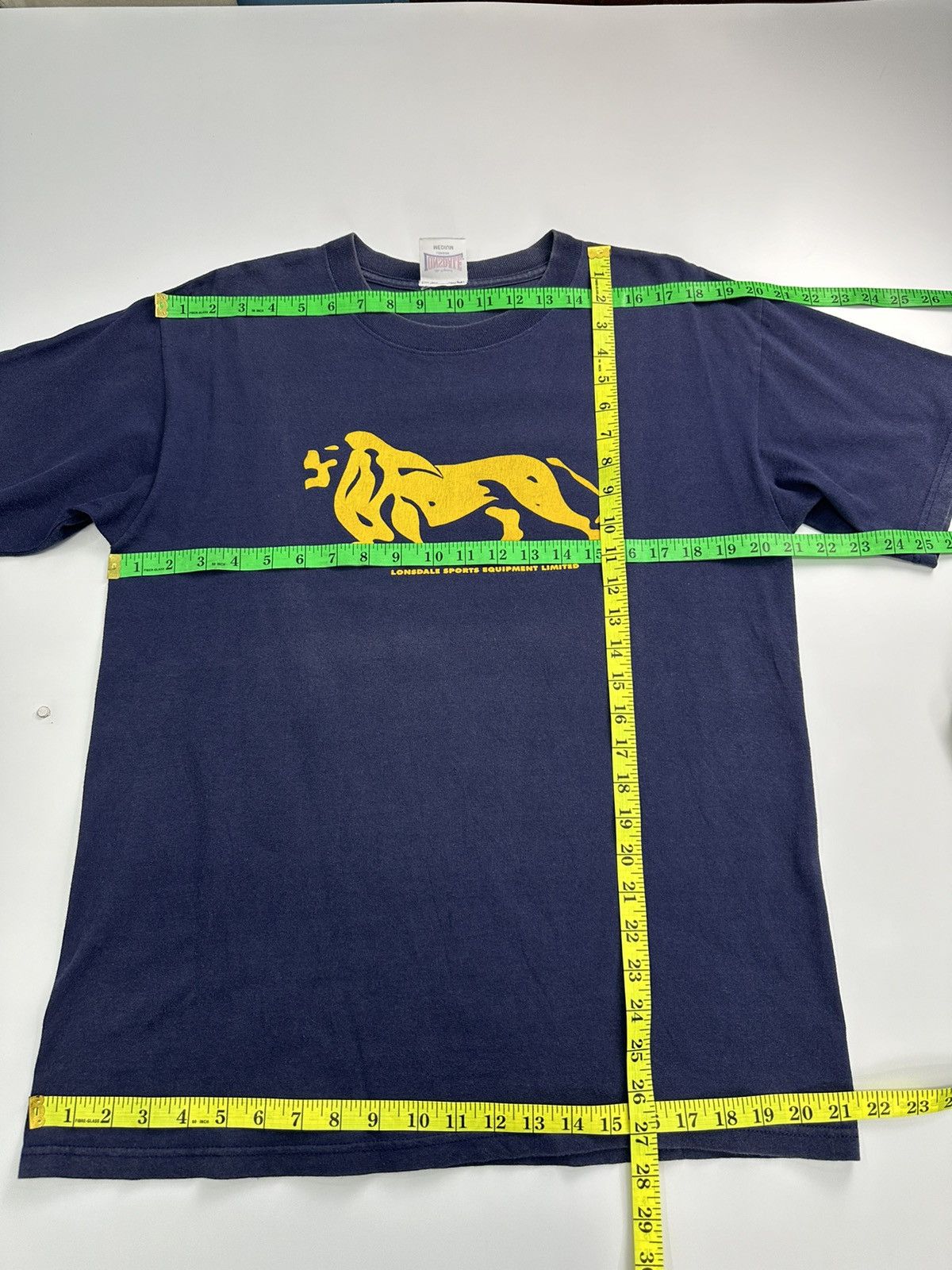 Lonsdale Vintage 90s Lonsdale Big Logo Faded TShirt A579 Size US M / EU 48-50 / 2 - 5 Thumbnail