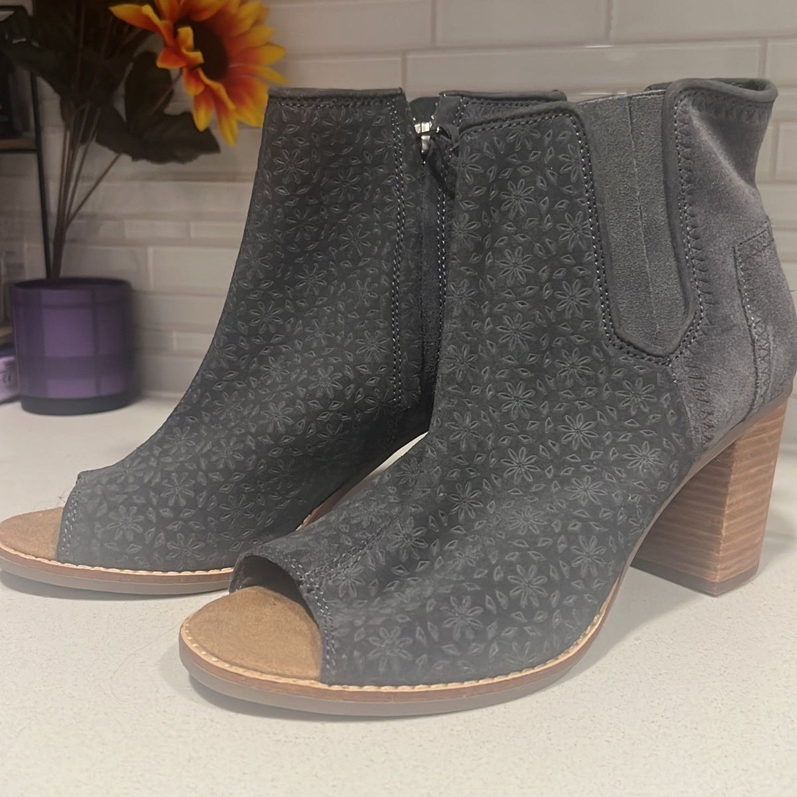 Toms TOMS majorca Laser Cut Peep Toe Sz 8.5 Size US 8.5 / IT 38.5 - 1 Thumbnail