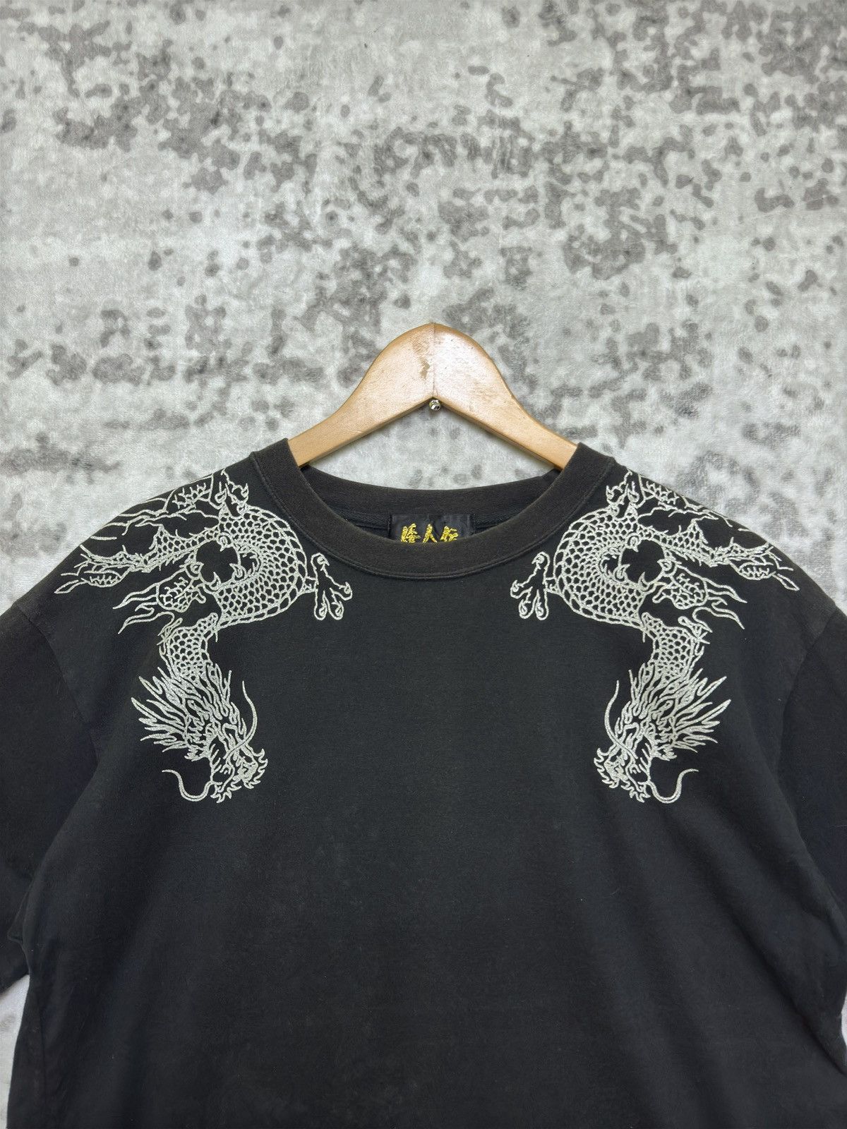 Japanese Brand Vintage Faded Wajinden Gold and Silver Dragon Tee Size US M / EU 48-50 / 2 - 5 Thumbnail