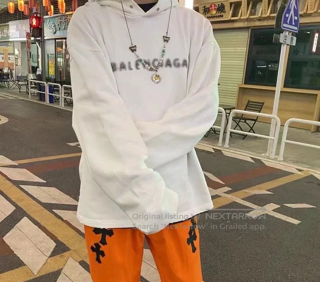 Balenciaga Balenciaga S22 White Distressed Logo Sweatshirt. Size US S / EU 44-46 / 1 - 6 Thumbnail