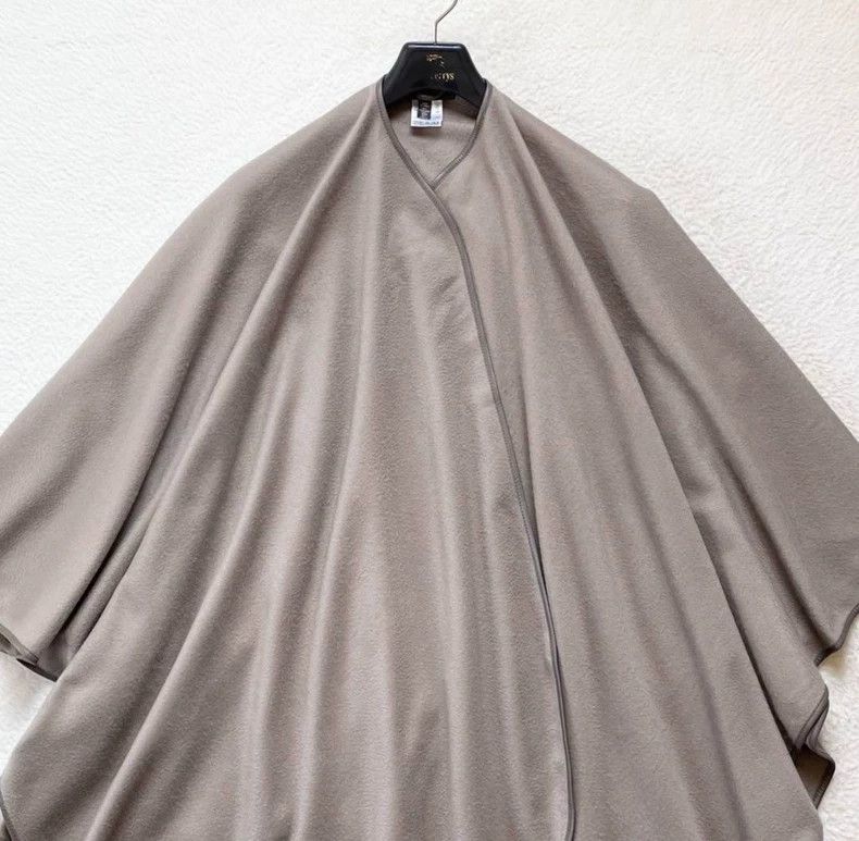 Loro Piana LORO PIANA Small sheepskin decorative neutral style shawl Size M / US 6-8 / IT 42-44 - 3 Thumbnail