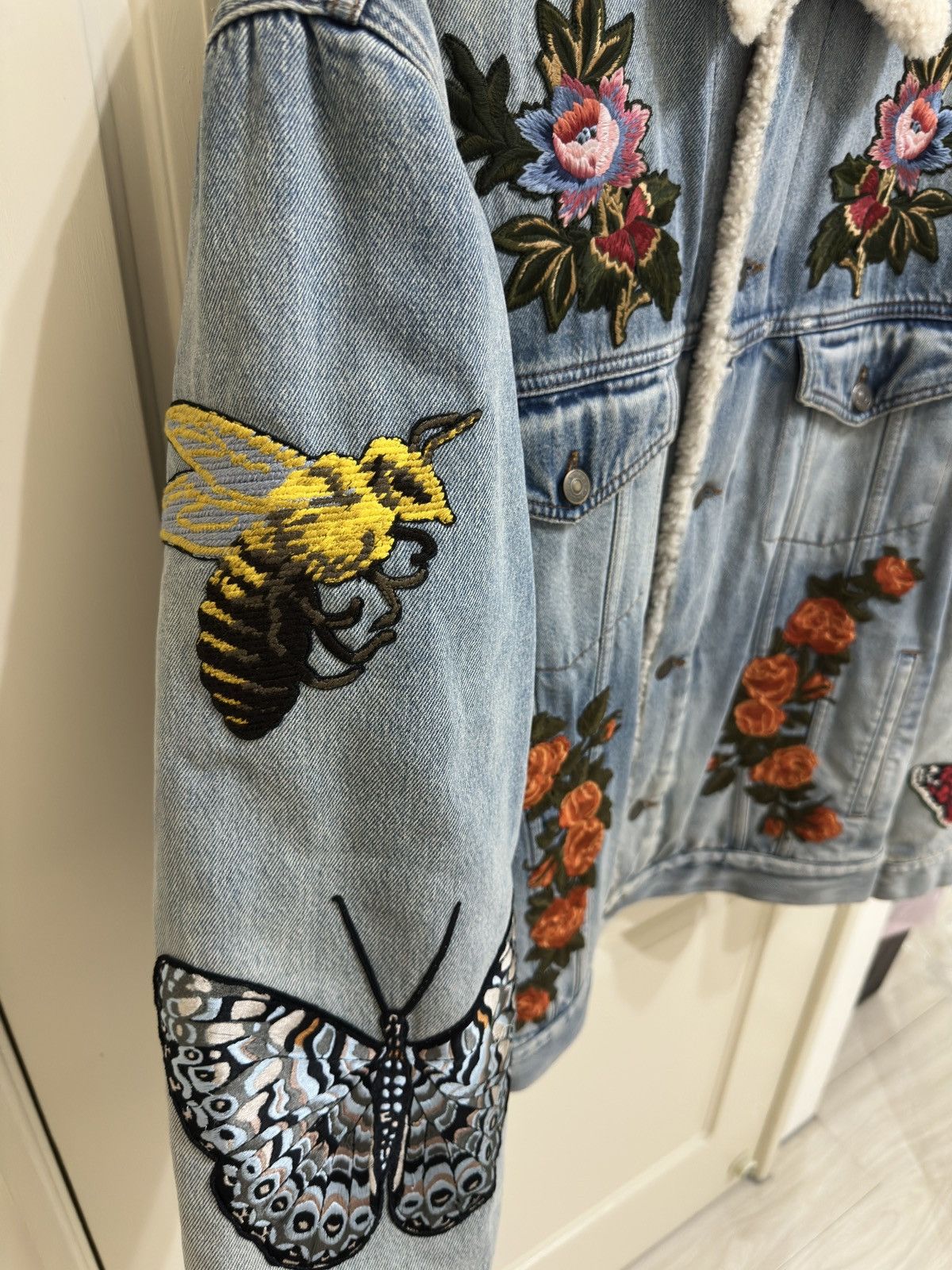 Gucci Gucci Denim Jacket DIY Shearling Tiger Size US M / EU 48-50 / 2 - 3 Thumbnail