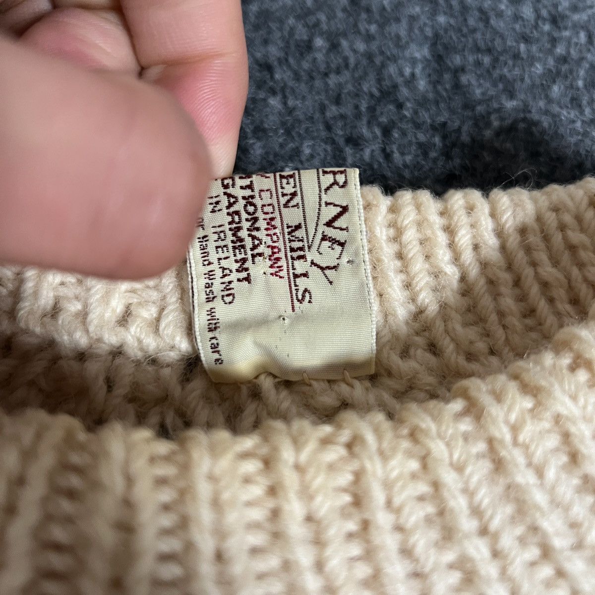 Aran Sweater Market VTG 70s Blarney Woolen Mills Aran Fisherman Sweater Size US L / EU 52-54 / 3 - 5 Thumbnail